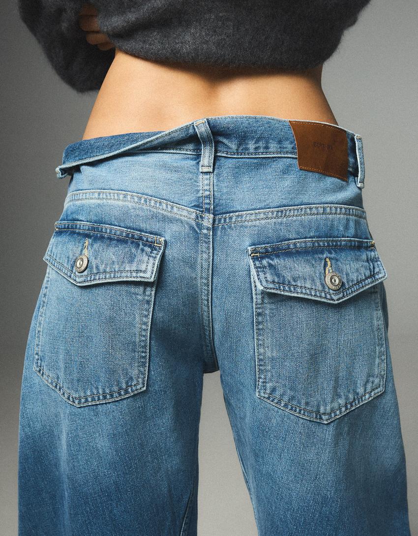 Low-rise barrel jeans-Light blue