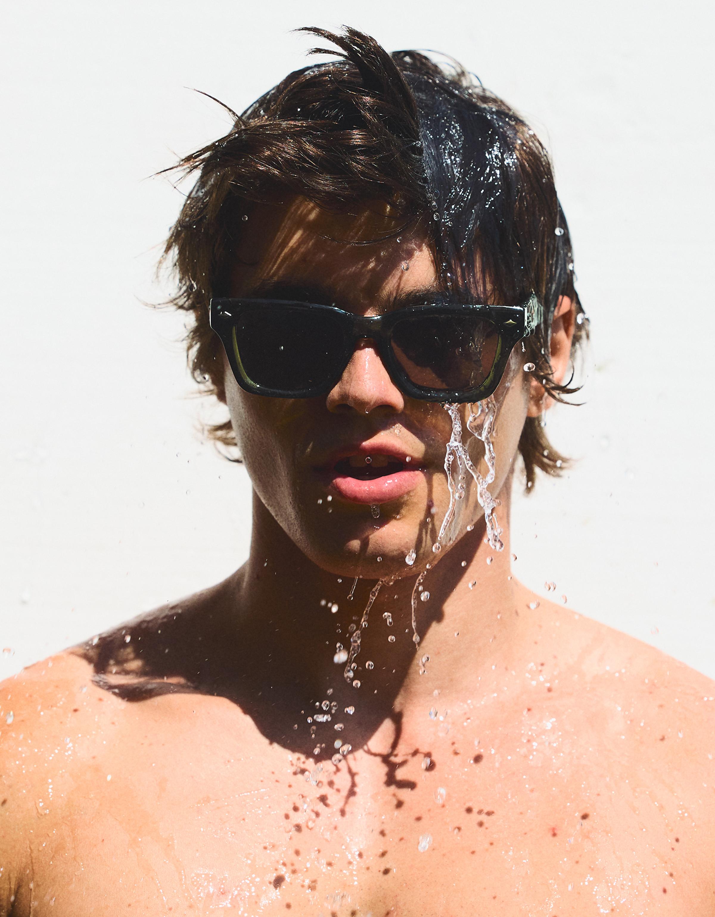 /bershka-gafas-de-sol-polarizadas-hombre-negro