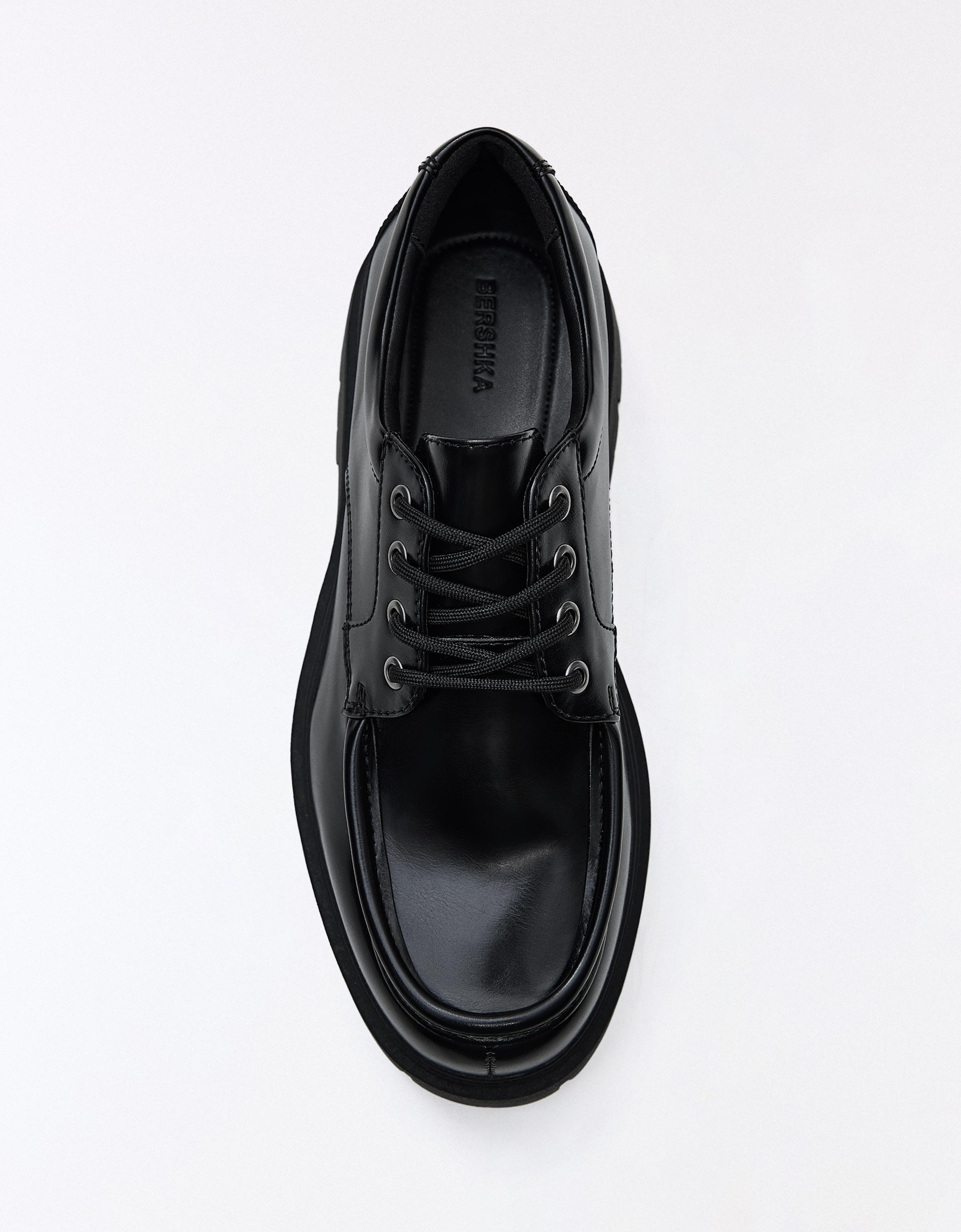 MOC TOE DERBY SHOES — BLACK