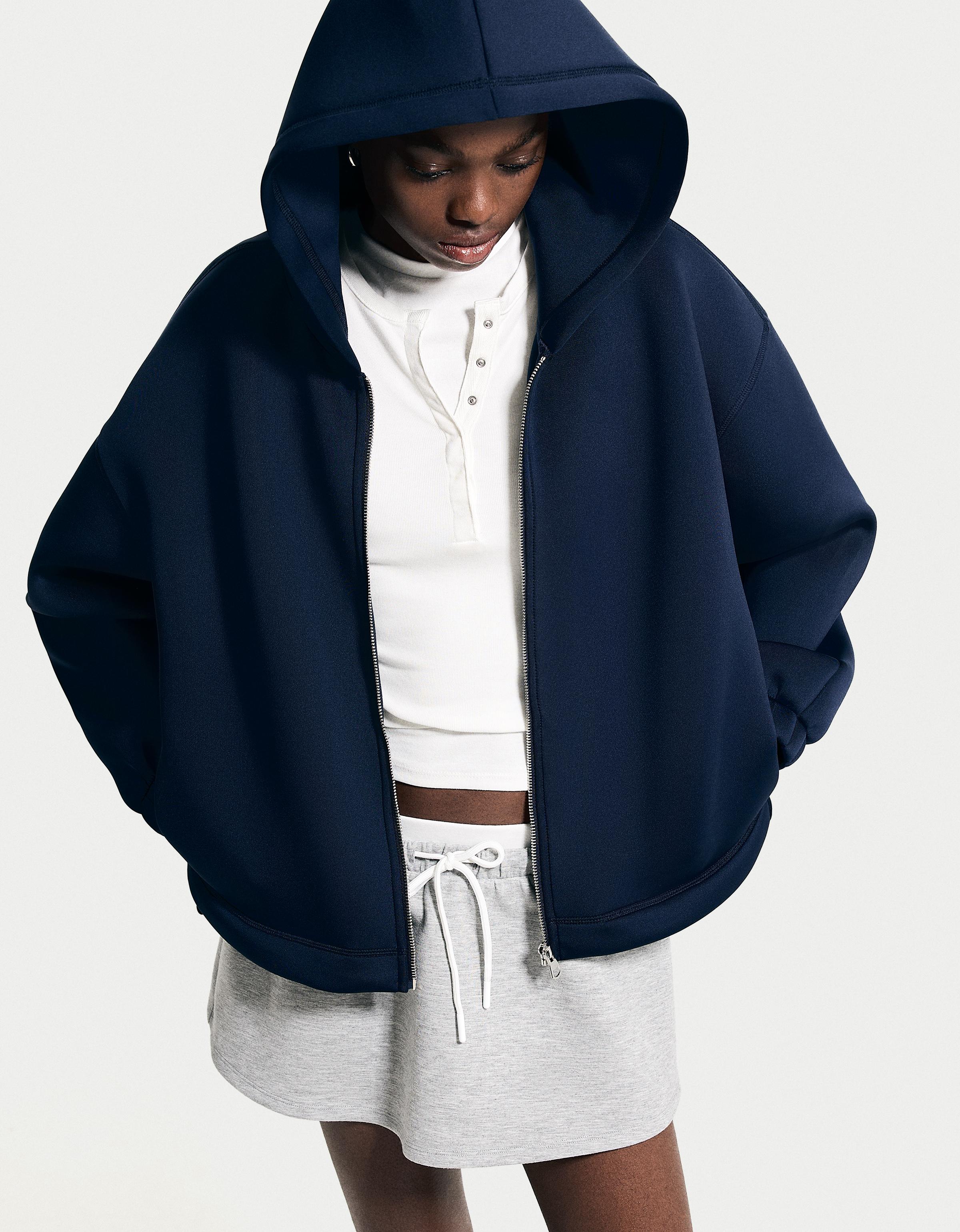 Bershka Oversize-Hoodie In Neopren-Optik Mit Kapuze Und Reißverschluss Damen S-M Marinenblau