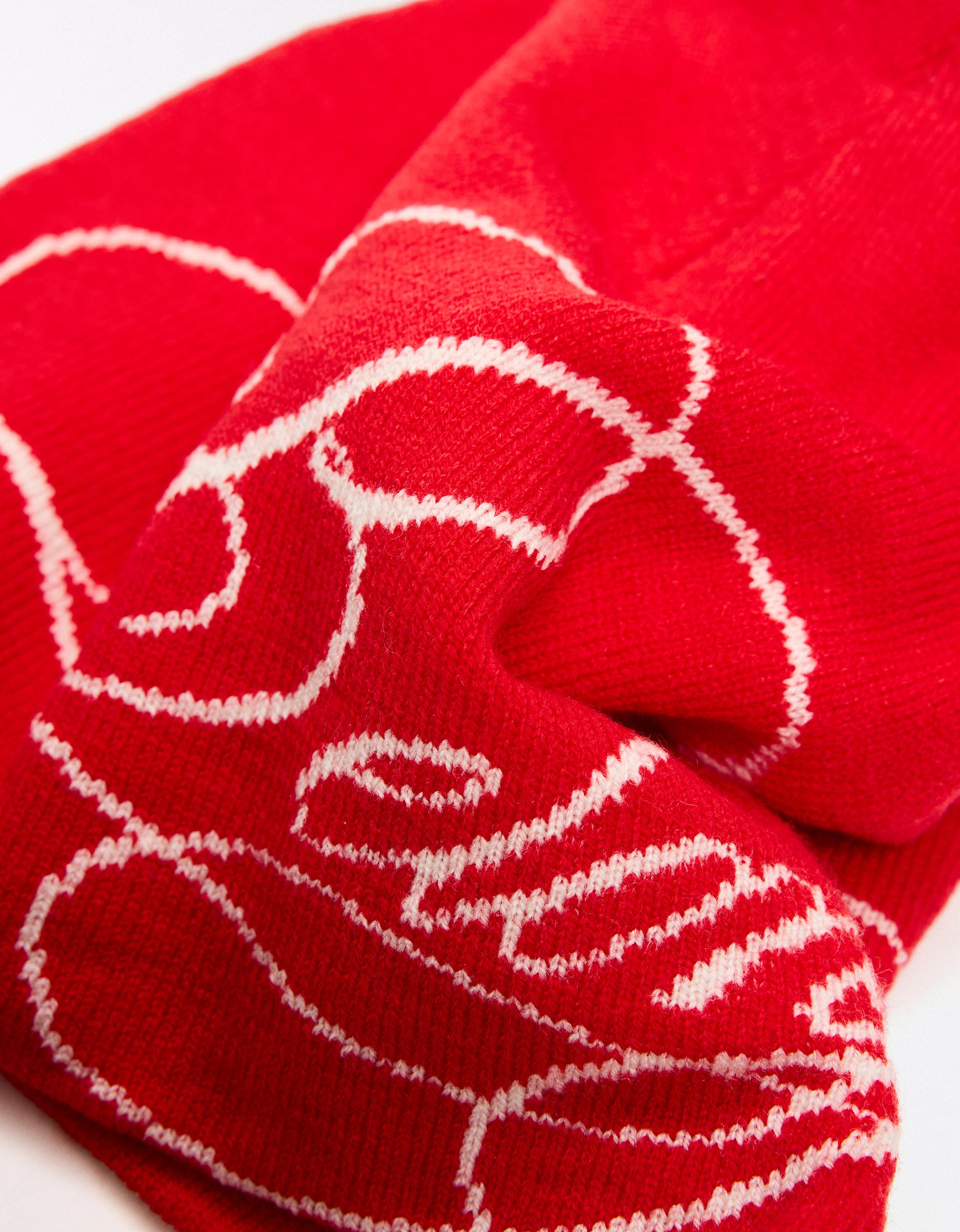 Knitted beanie — Red