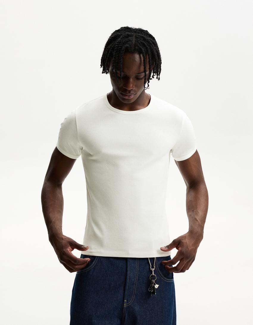 Geripptes T-Shirt-Grbrochenes Weiss