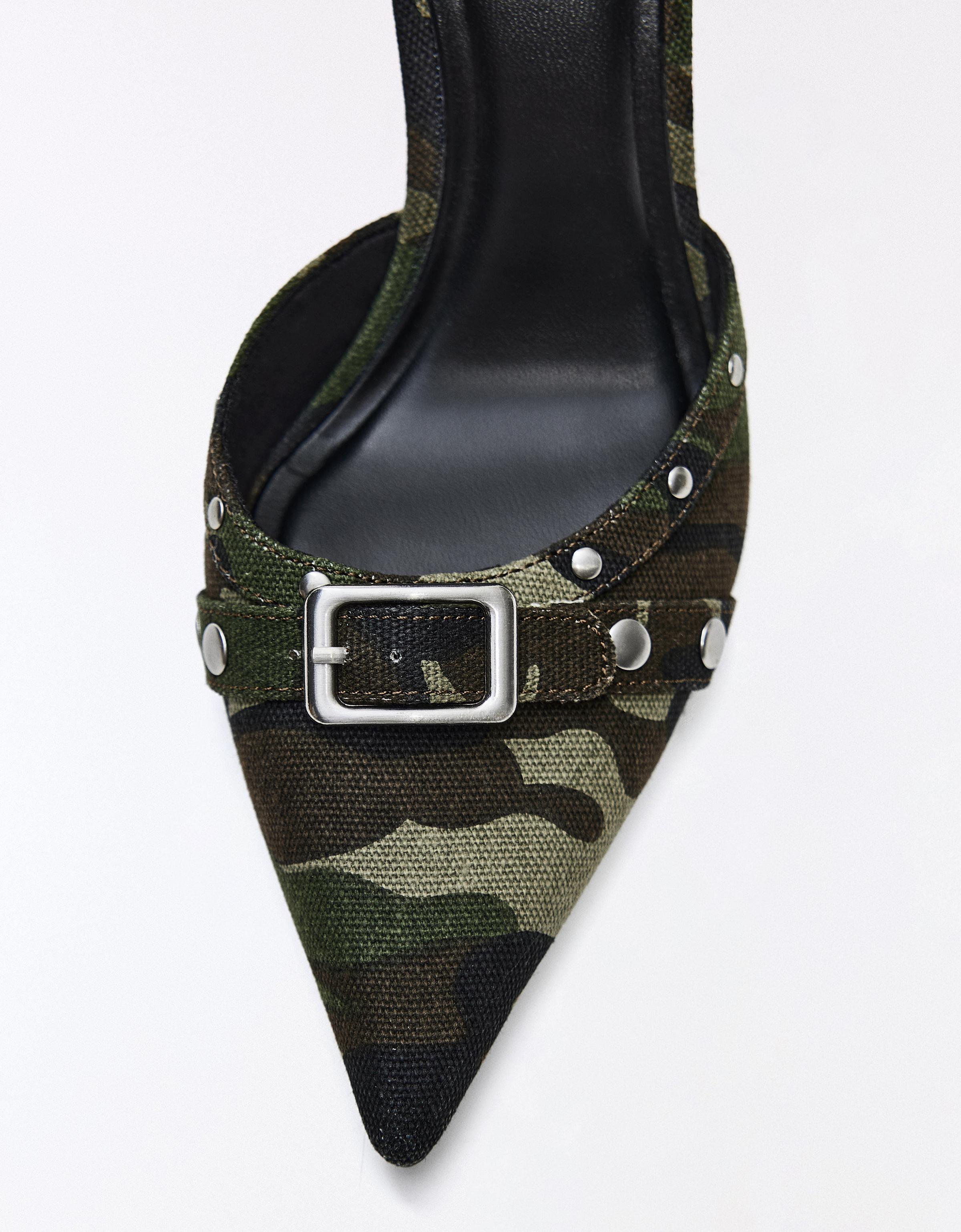 Ankle-strap heeled shoes with buckle detail — Camouflage