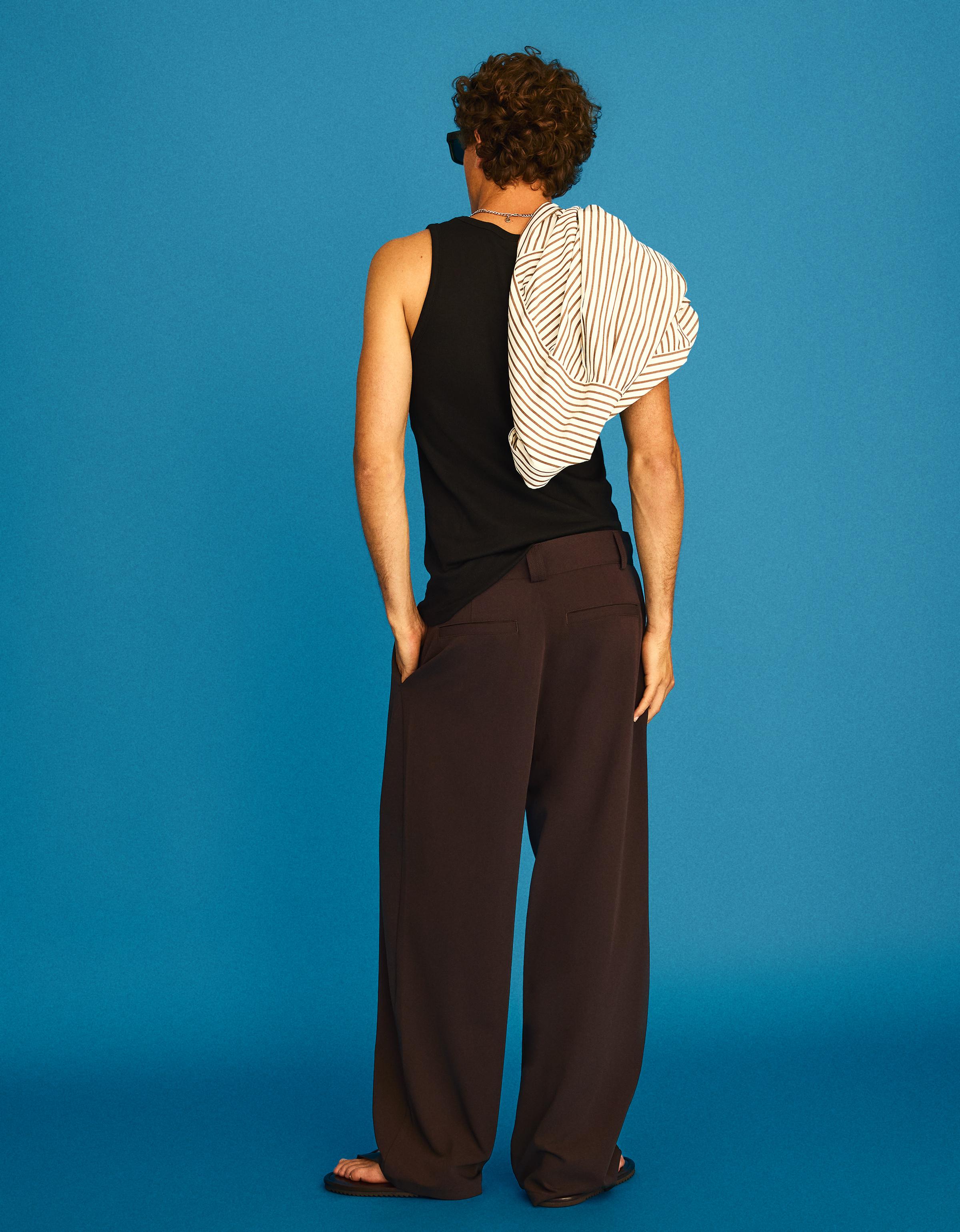 Pleated baggy trousers - Men | Bershka
