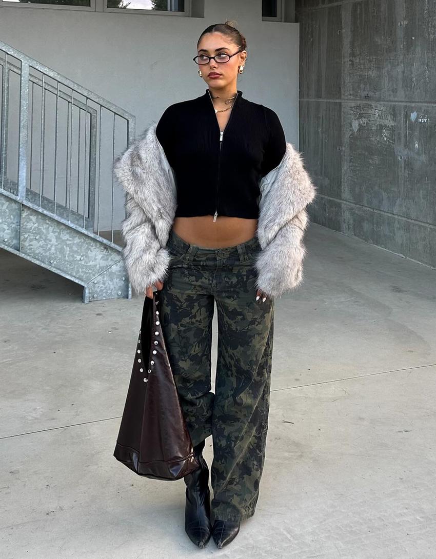 Straight trousers with print-Khaki