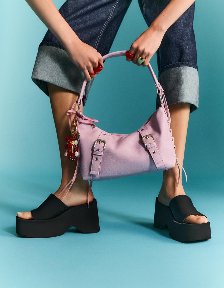 Pantoletten mit Plateau-Schwarz