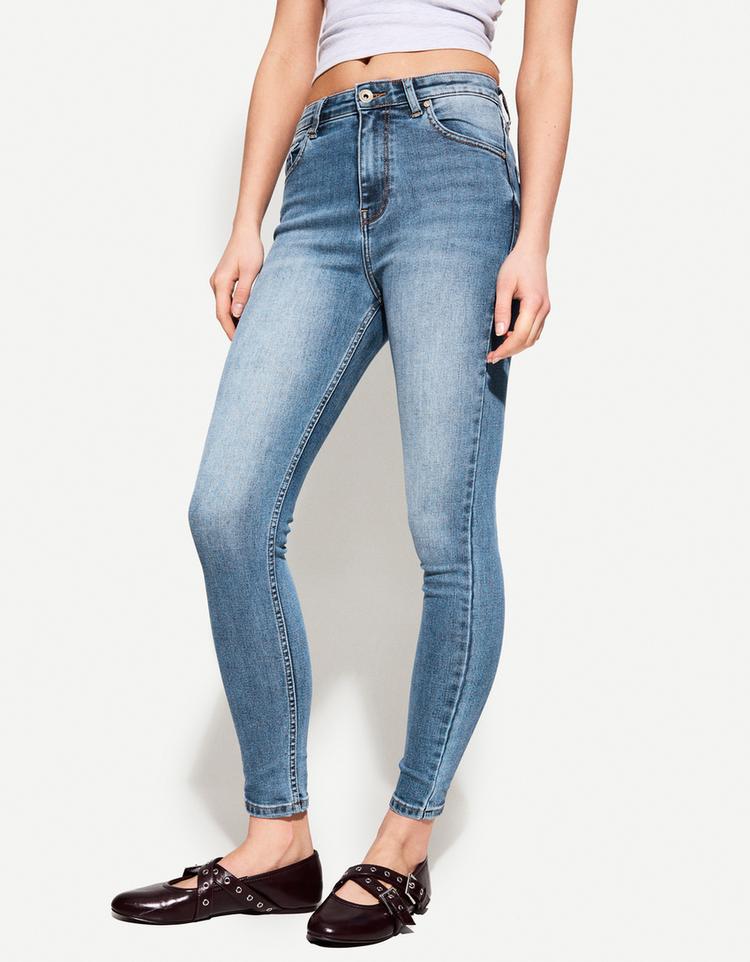 Jeansy skinny z bardzo wysokim stanem