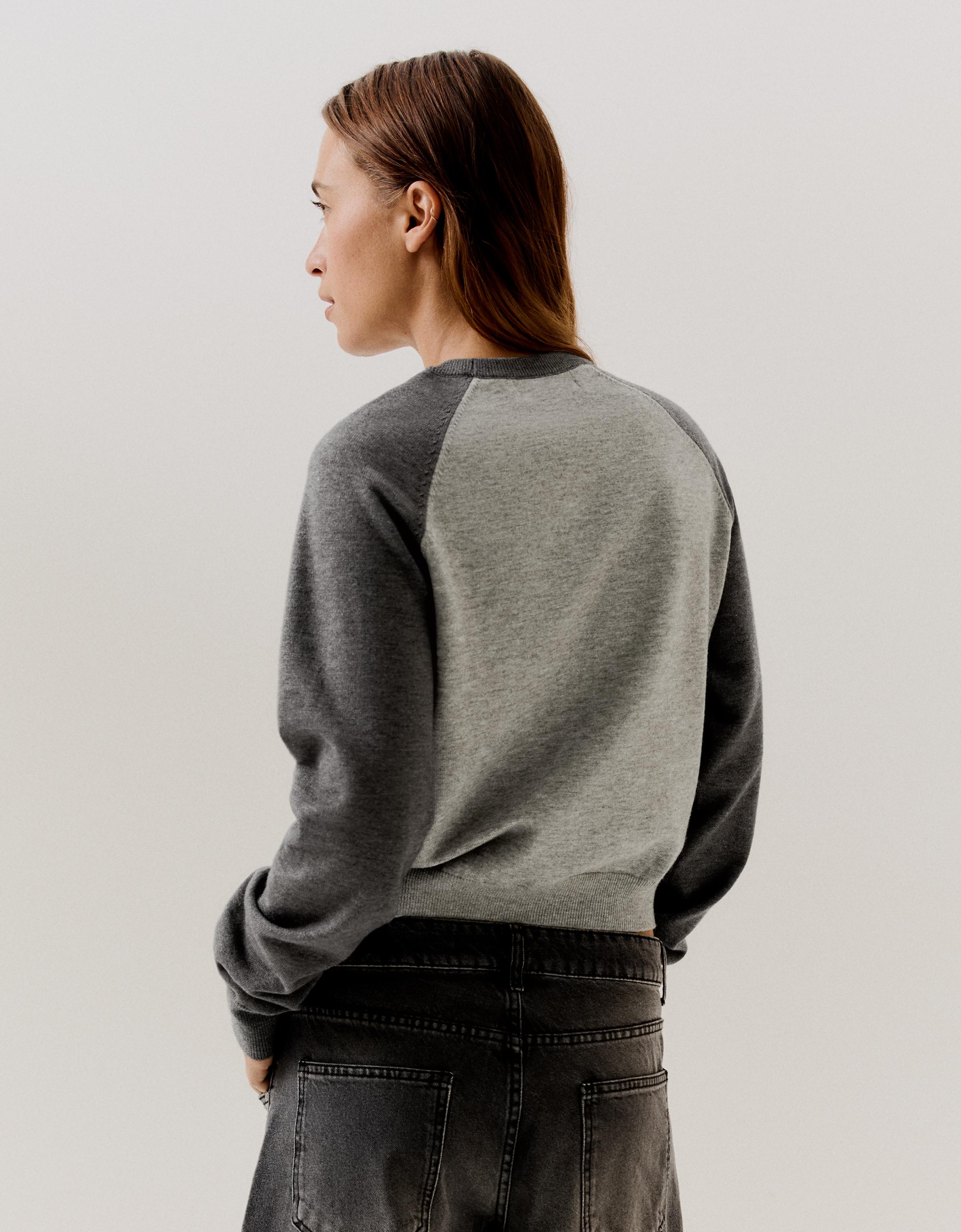 Round neck raglan jumper — Grey