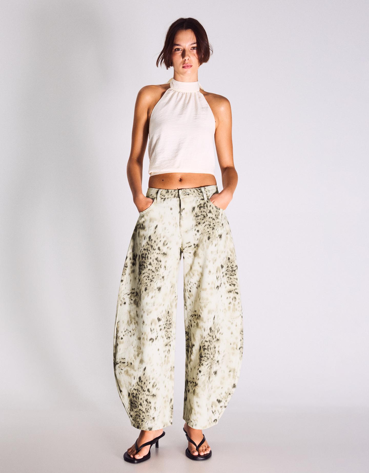 Bershka Pantaloni Barrel Fit Stampati Donna 48 (Eur 44) Multicolore
