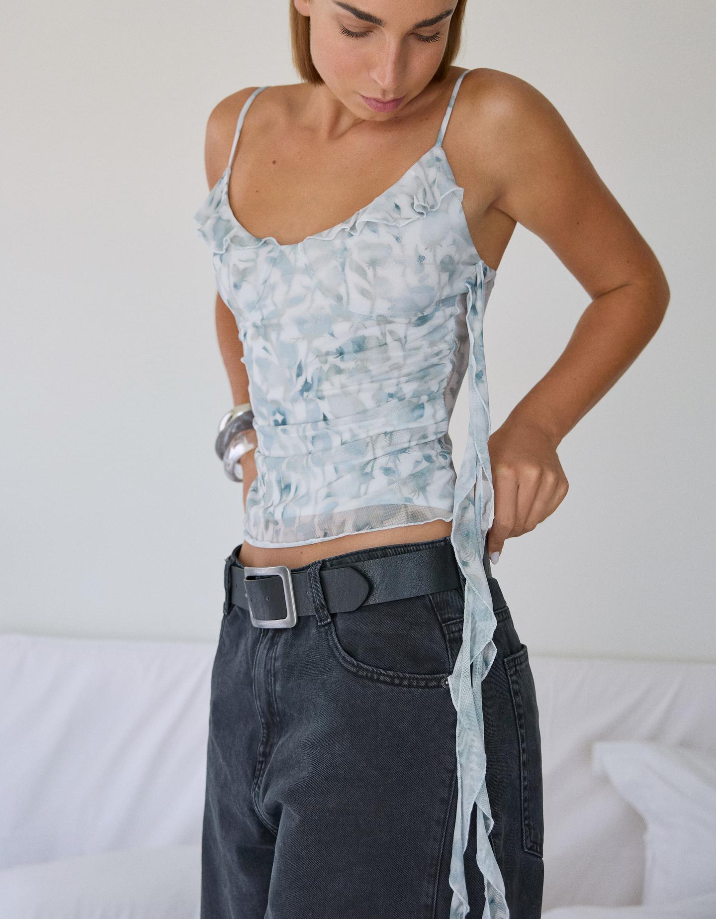 Bershka top z tiulu z falbankami z nadrukiem wielokolorowy