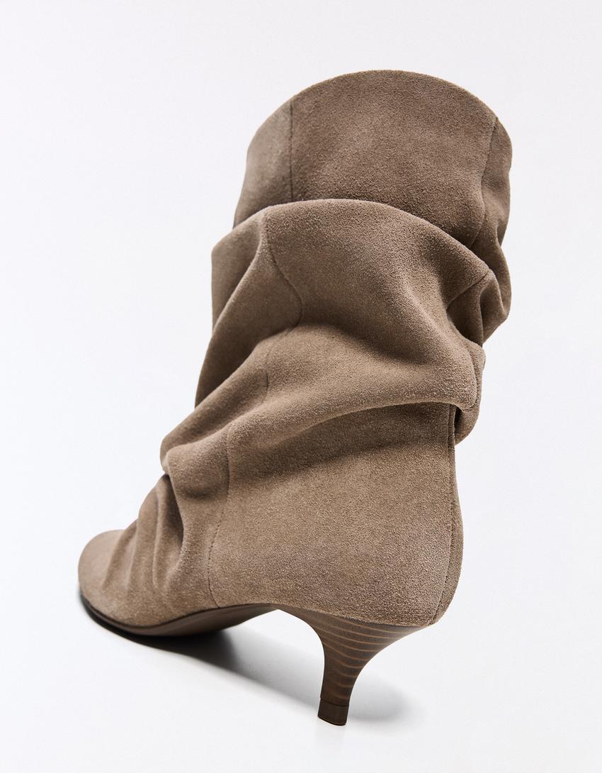 Lederstiefel mit Absatz-Taupe