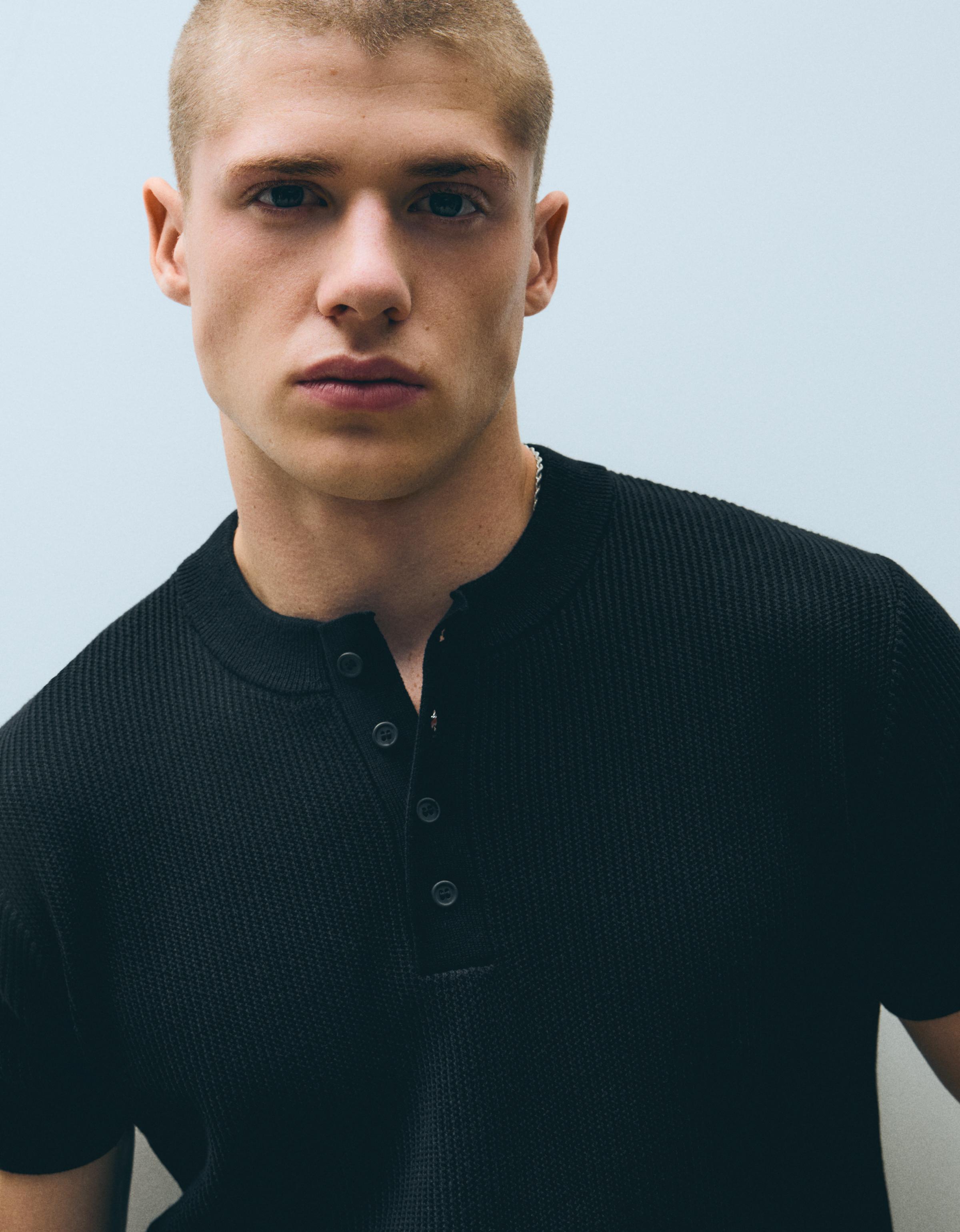 Short sleeve henley T-shirt — Black