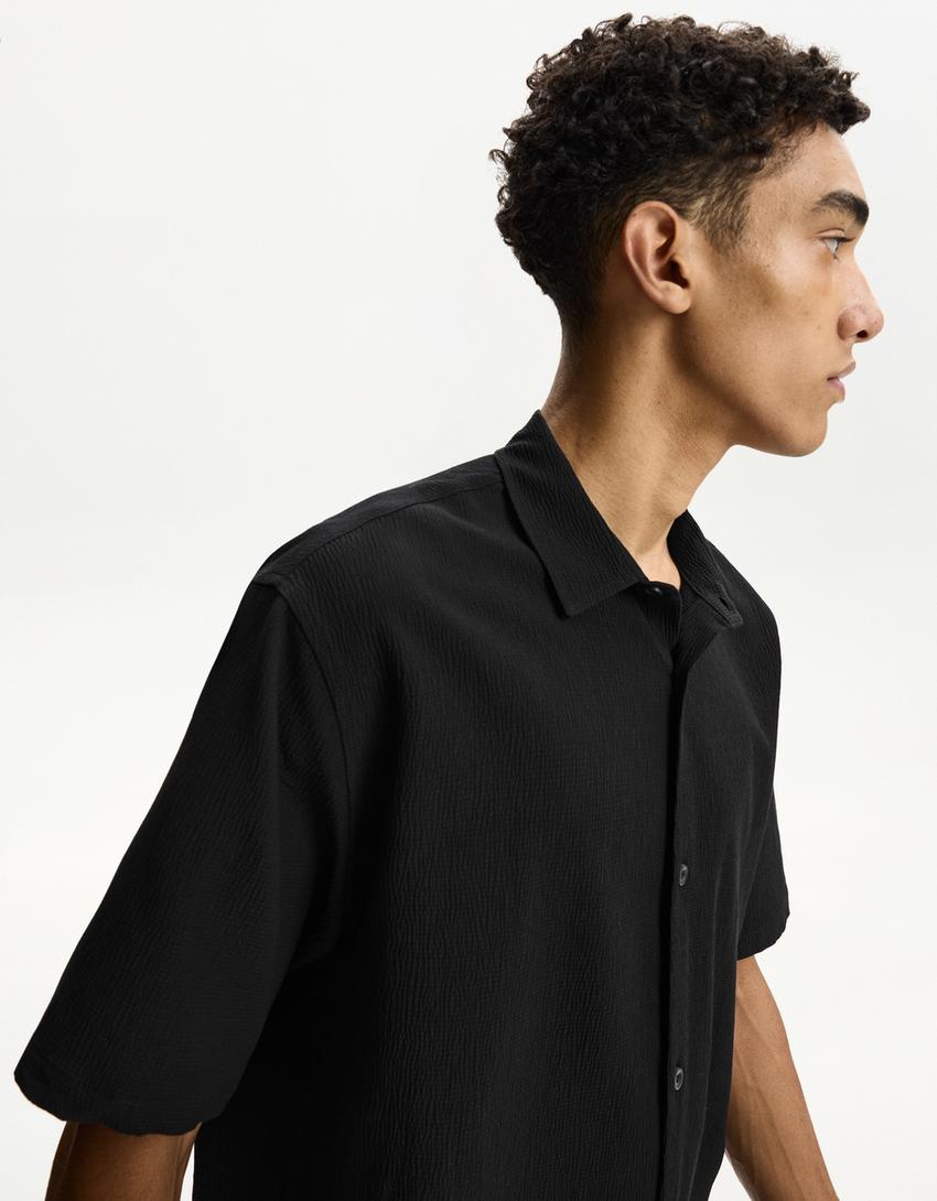 Pleated short sleeve shirt-Black