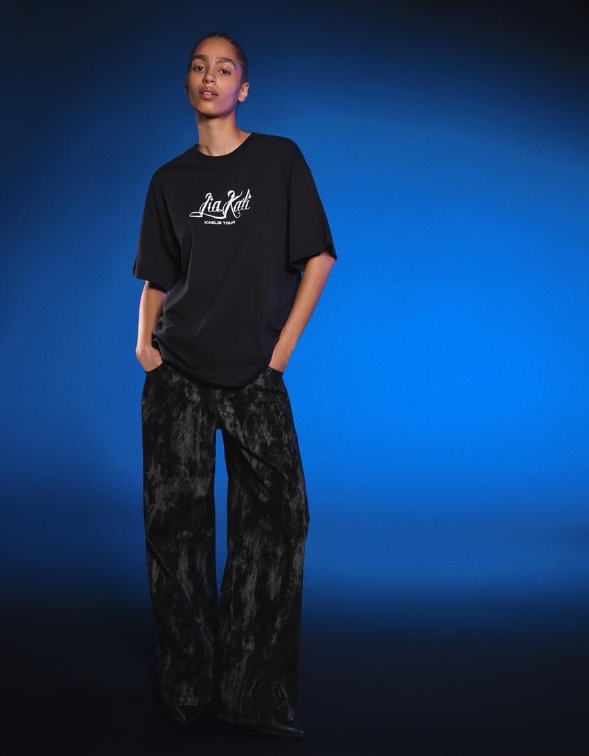 Camiseta Lia Kali manga corta oversize print-Negro