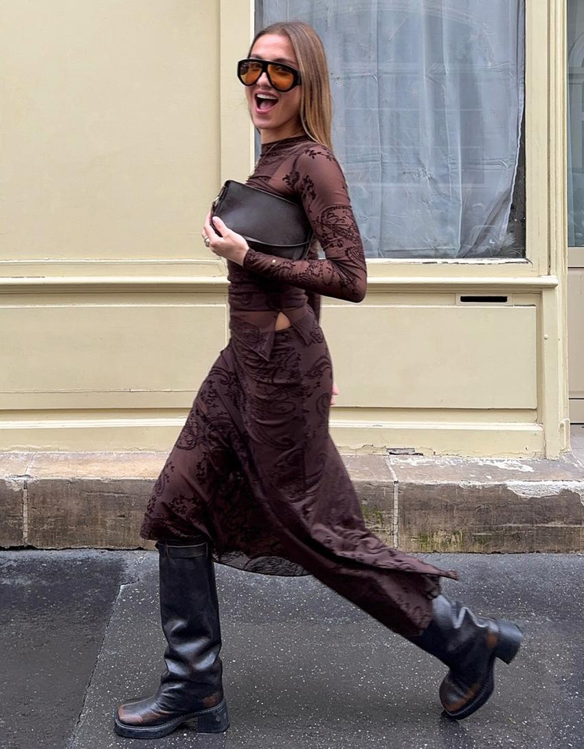 Tula asimetrikodun kamiseta mahuka-luzea-Marroia