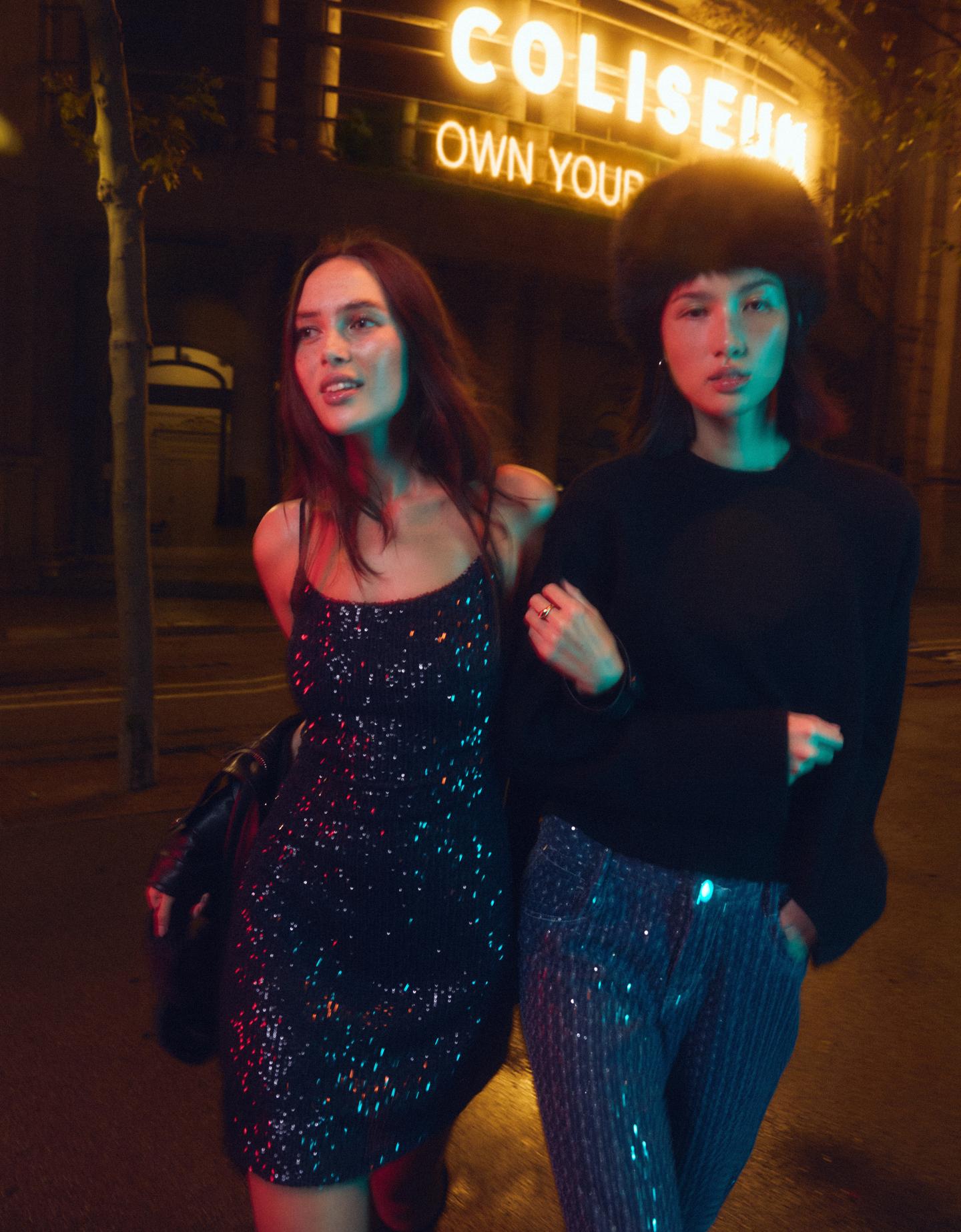 Bershka mini sukienka z cekinami ciemnoniebieski