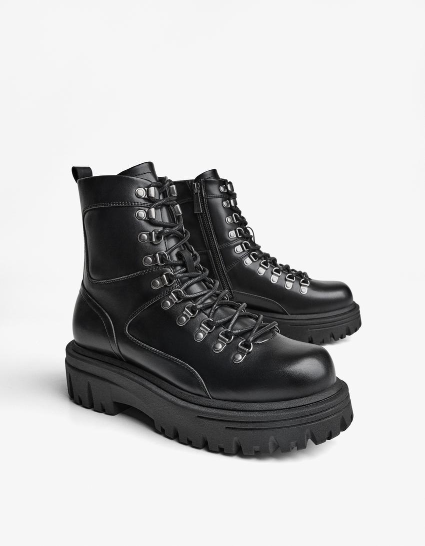 Botki z metalicznymi zdobieniami-Czarny