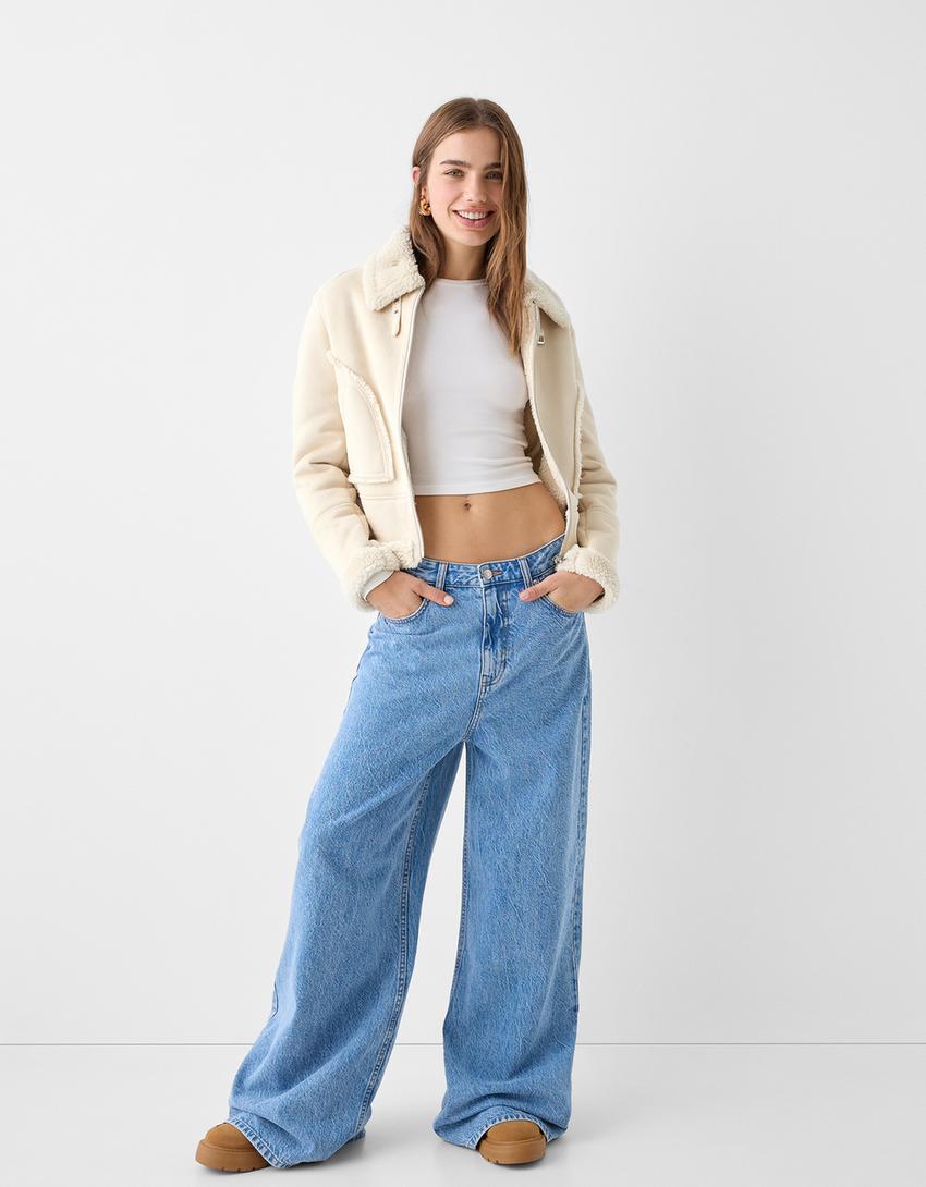 Късо яке от изкуствен велур с контрастна вътрешност-Екрю-3