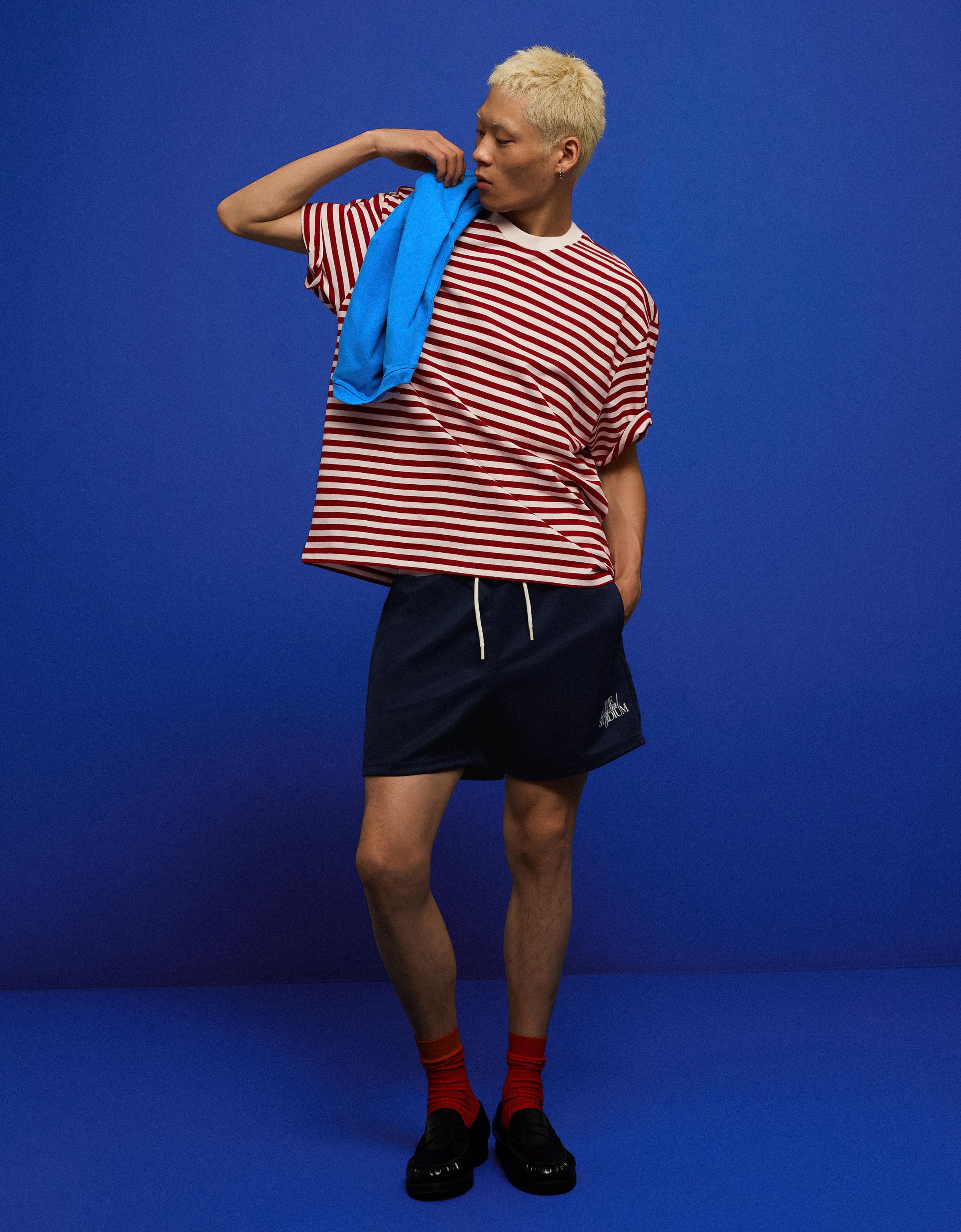 Bershka Bermuda Corta Parche Hombre Marino