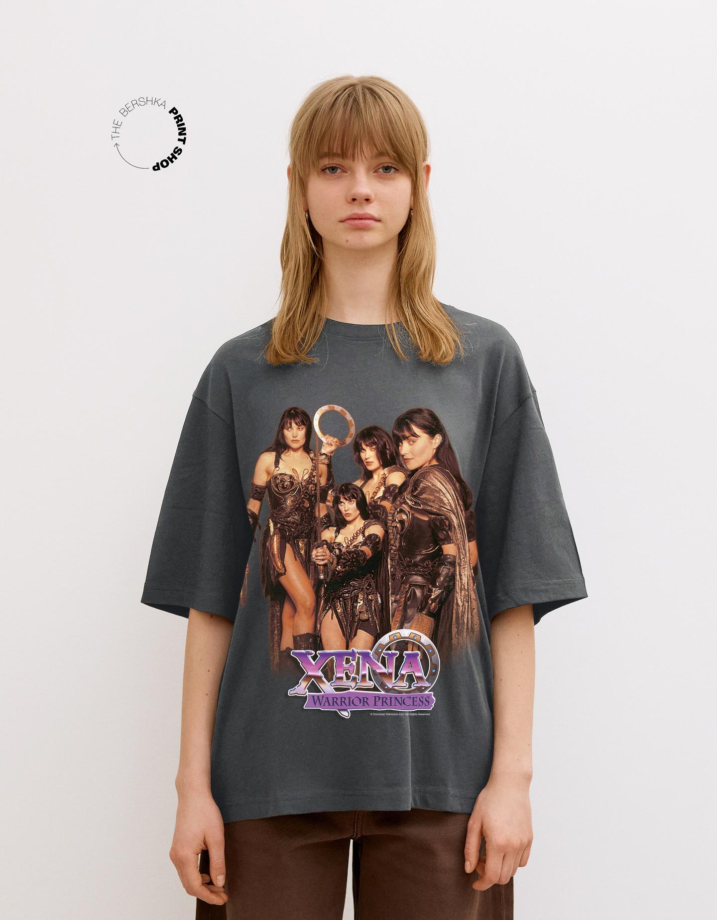 Bershka koszulka xena wojownicza księżniczka z krótkim rękawem ciemnoszary