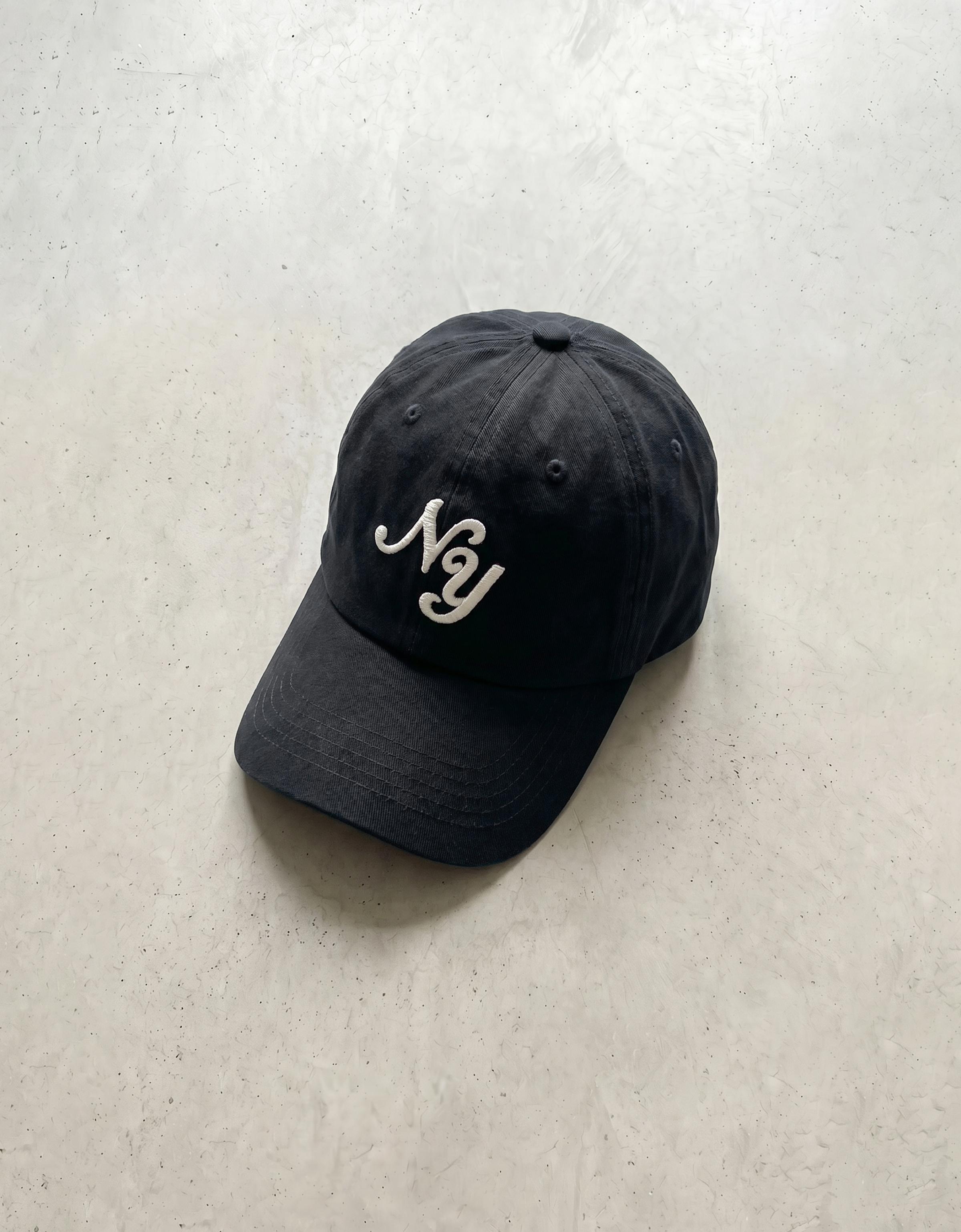 Embroidered cap — Navy