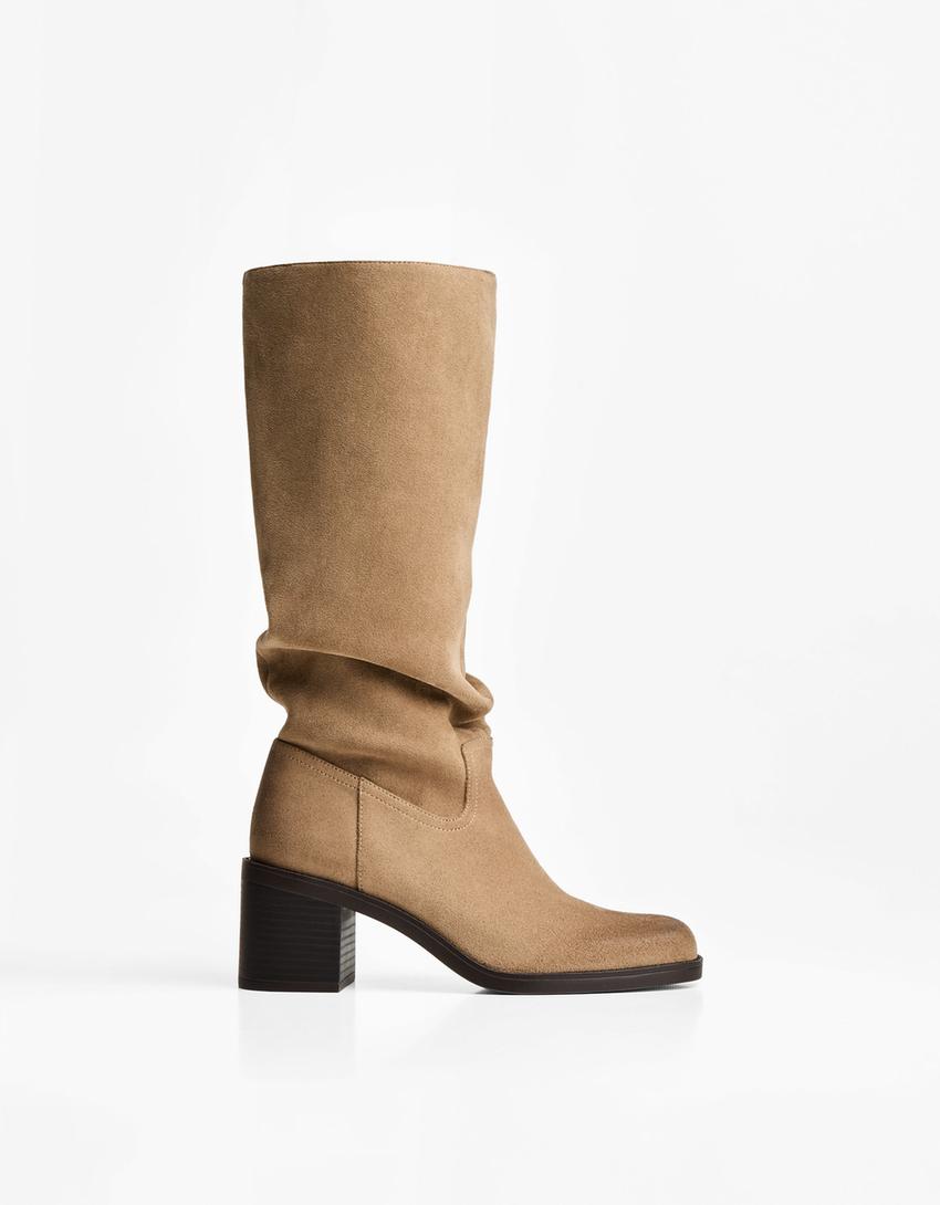 Bota de salto desgastada Sapatos Mulher Bershka1