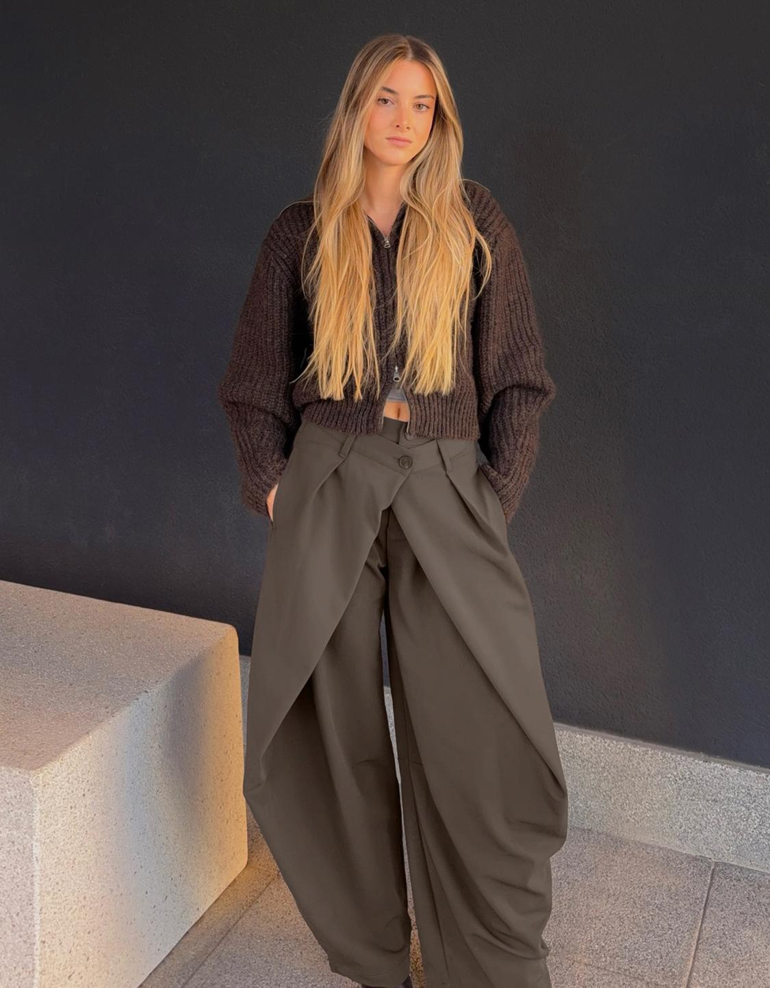 Barrel trousers with pleats