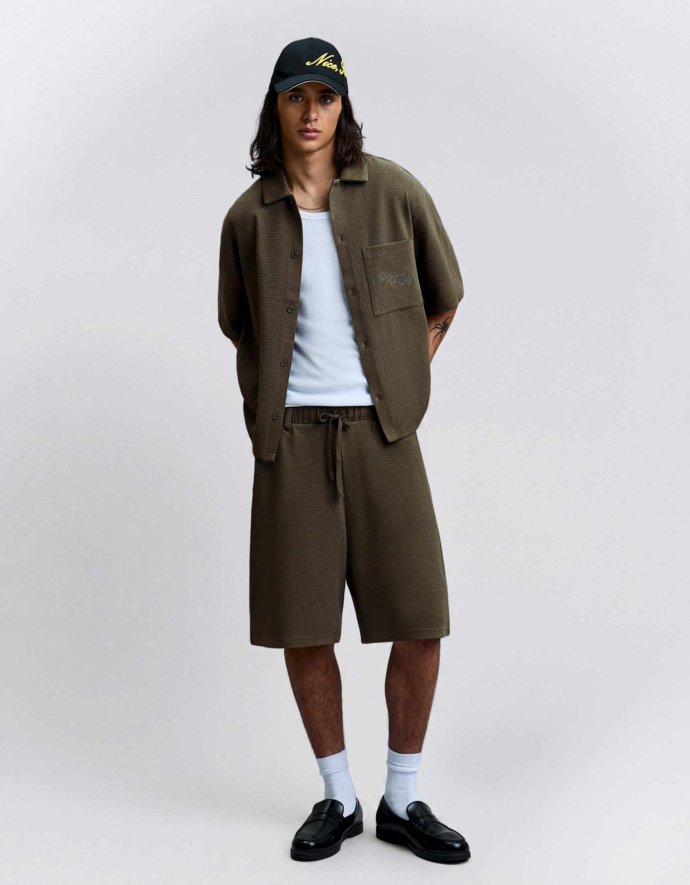 Waffle-knit skater Bermuda shorts