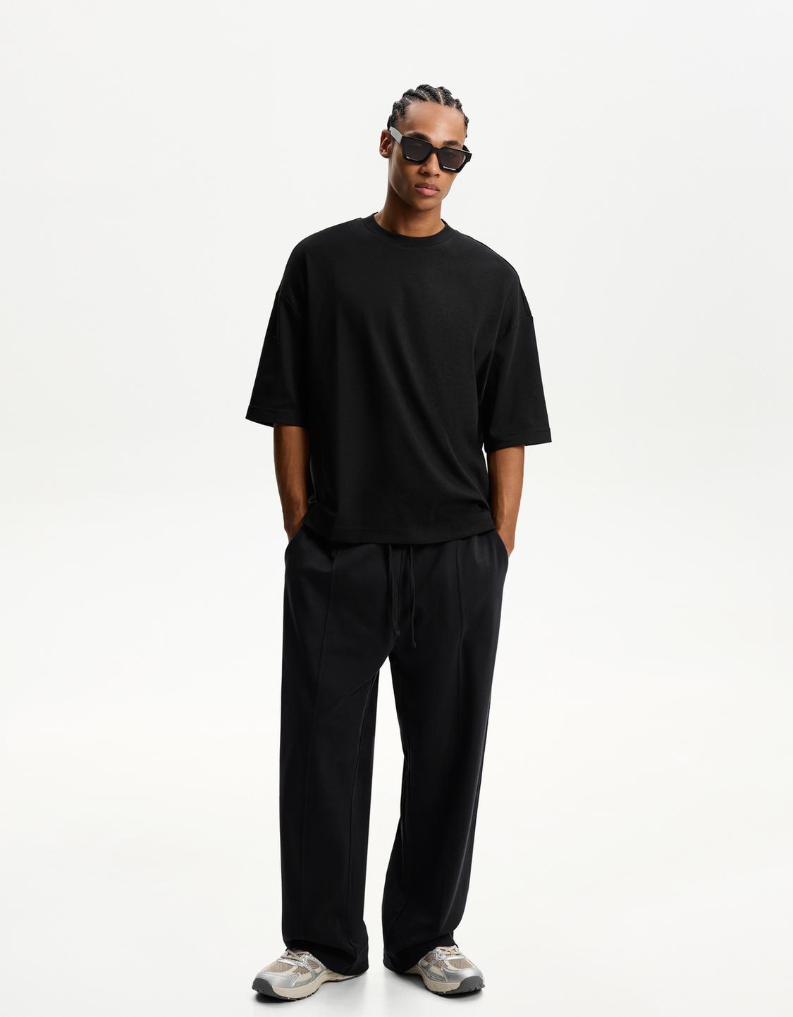 Wide-leg trousers