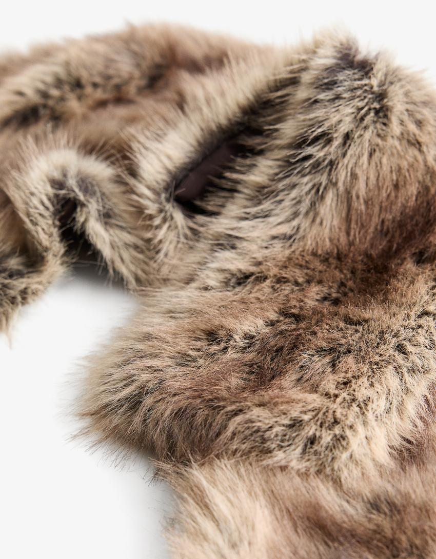 Faux fur stole-Sand