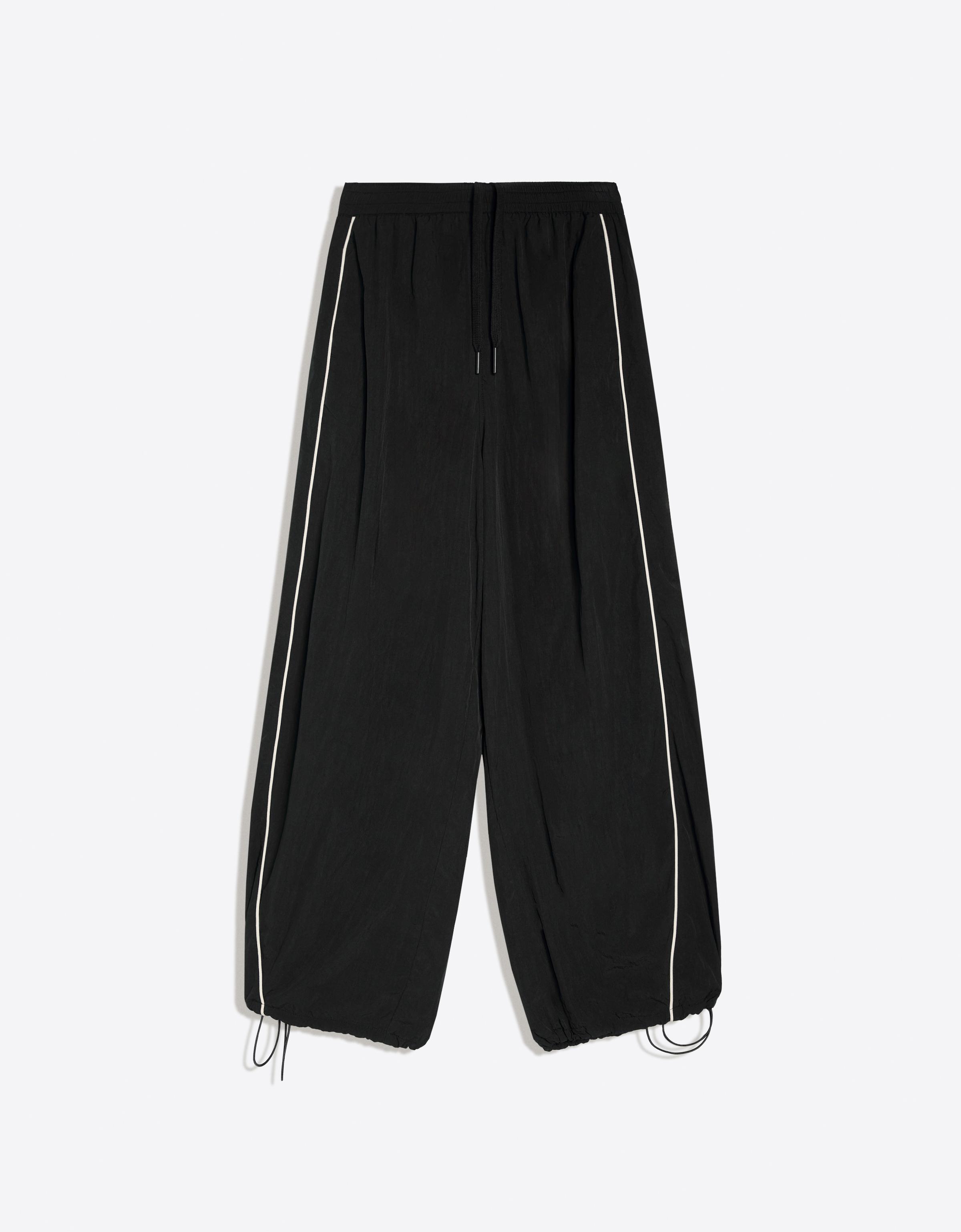 Technical parachute trousers — Black