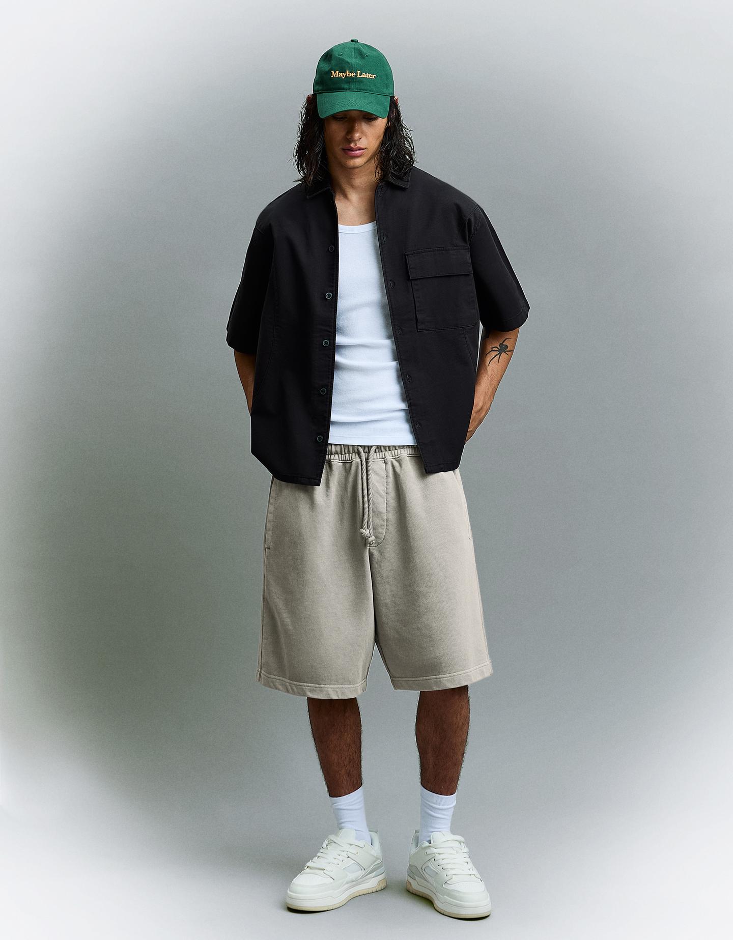 Bershka bermudy boxy z nadrukiem szary