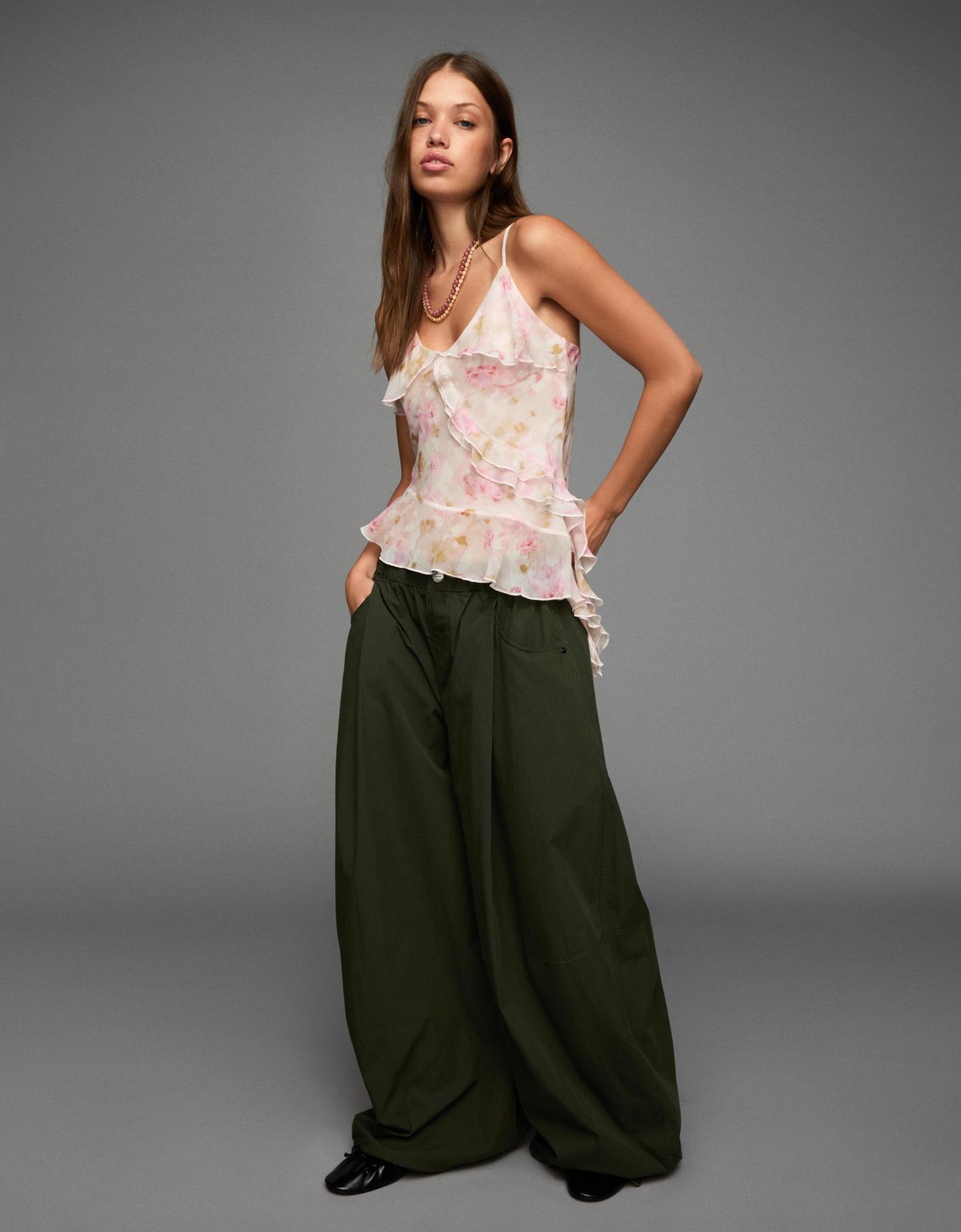 Bershka top na ramiączkach z falbankami wielokolorowy