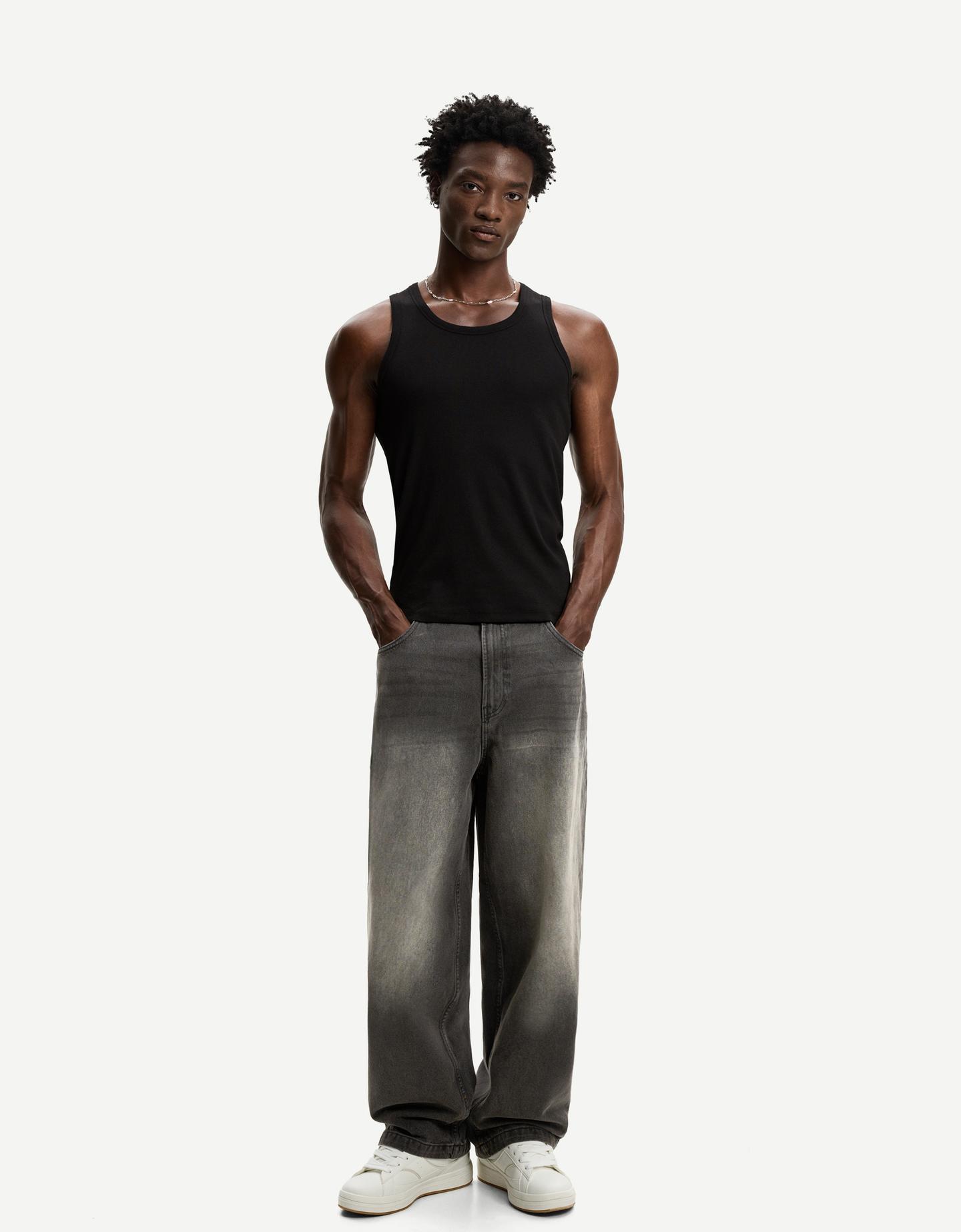 Bershka jeansy o kroju super baggy czarny