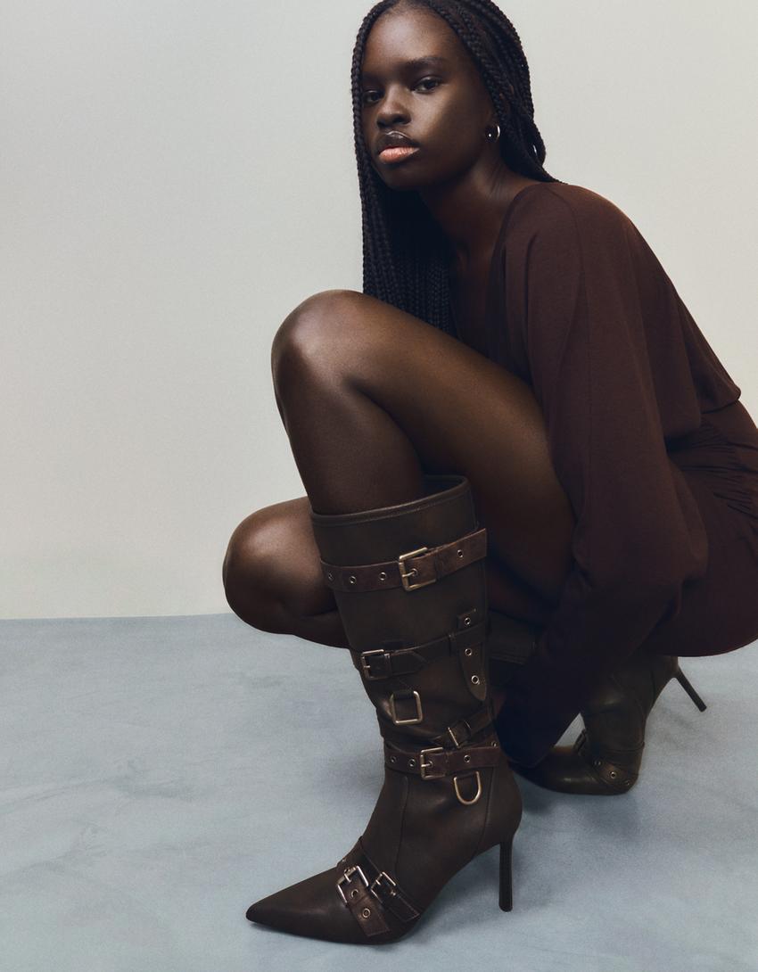 Heeled boots with buckles-Καφέ