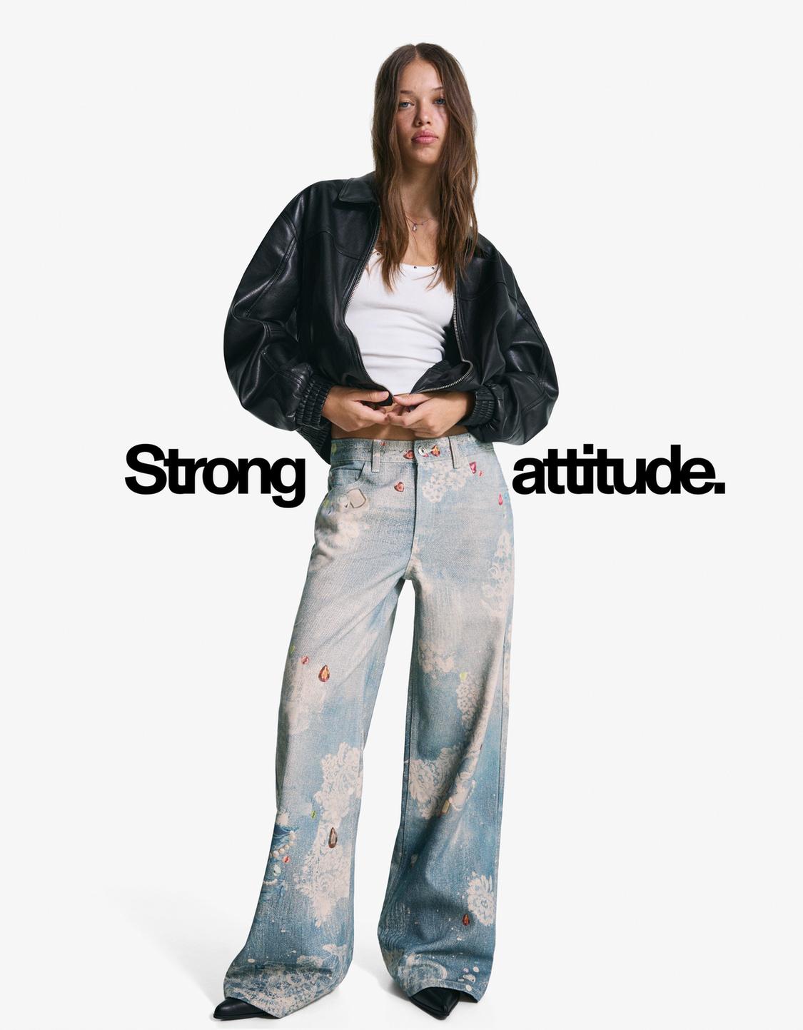 Wide-leg printed jeans