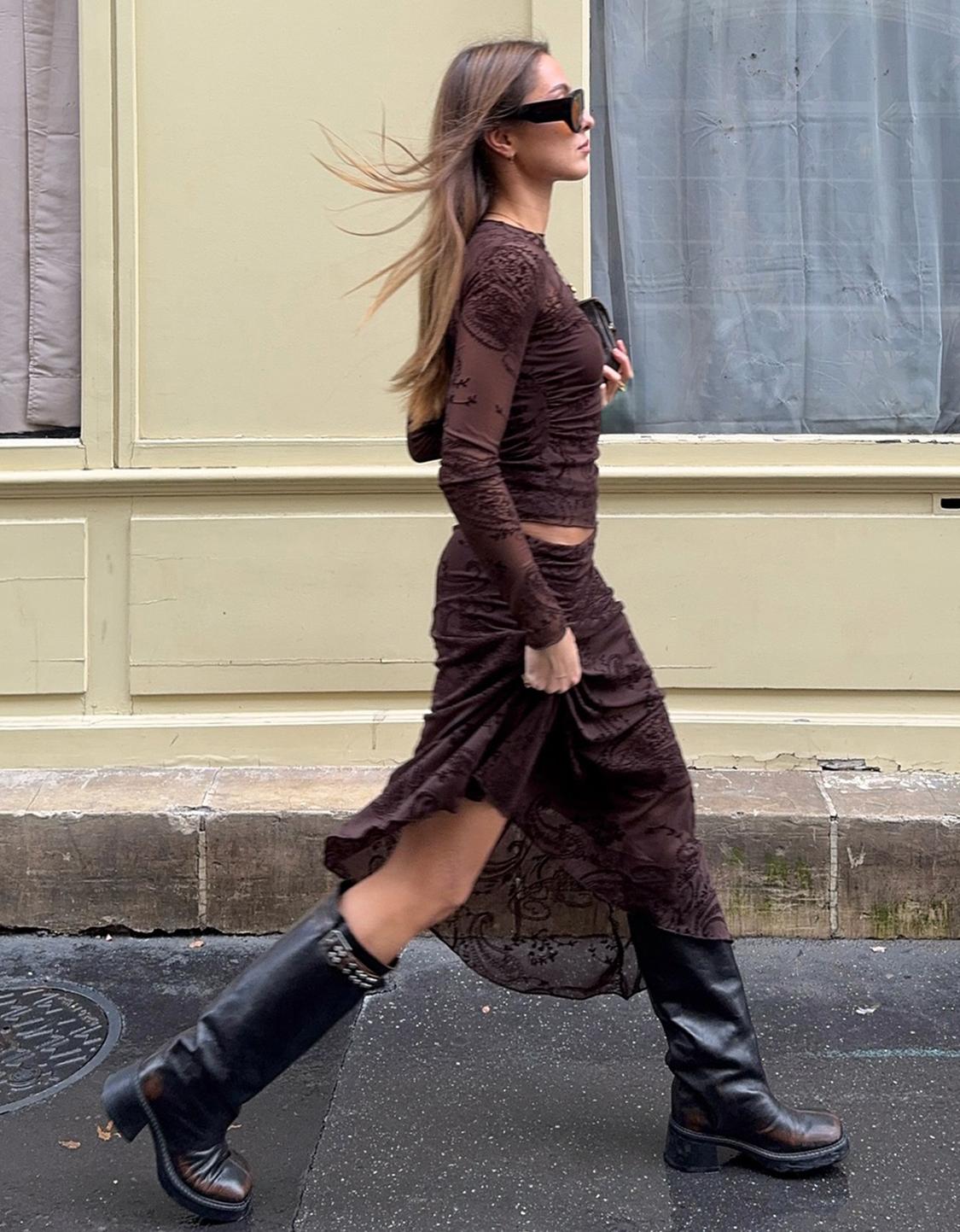 Tula asimetrikodun kamiseta mahuka-luzea