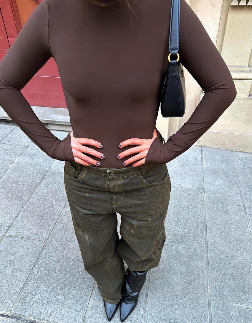 بودي بياقة دائرية وأكمام طويلة-بني