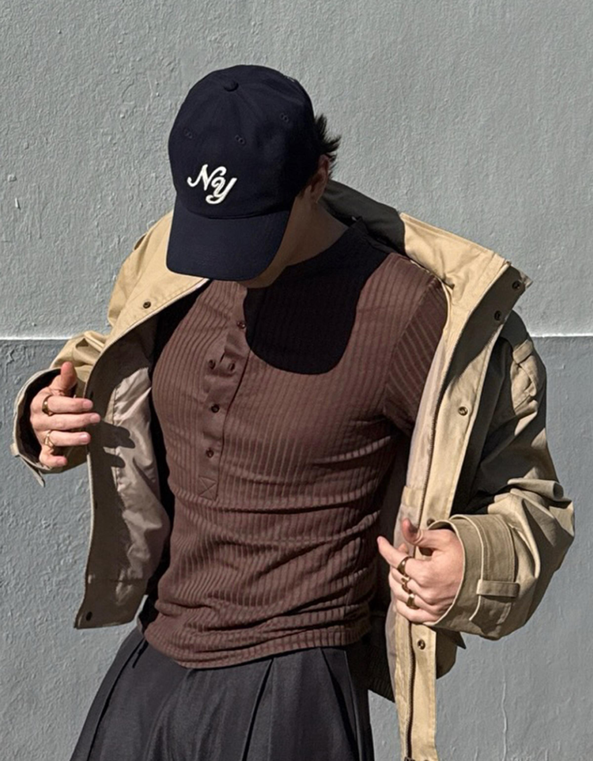 Embroidered cap — Navy