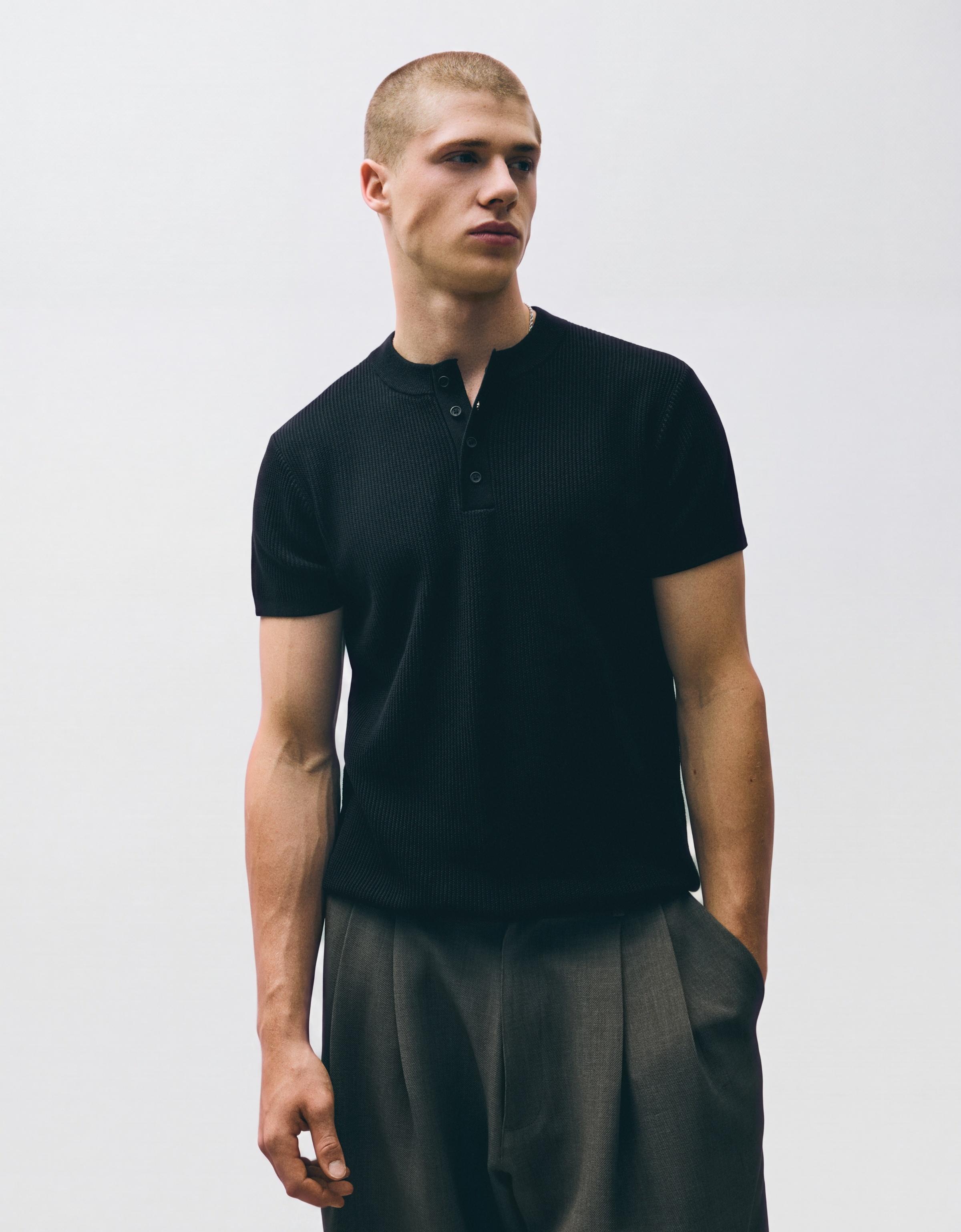 Short sleeve henley T-shirt — Black