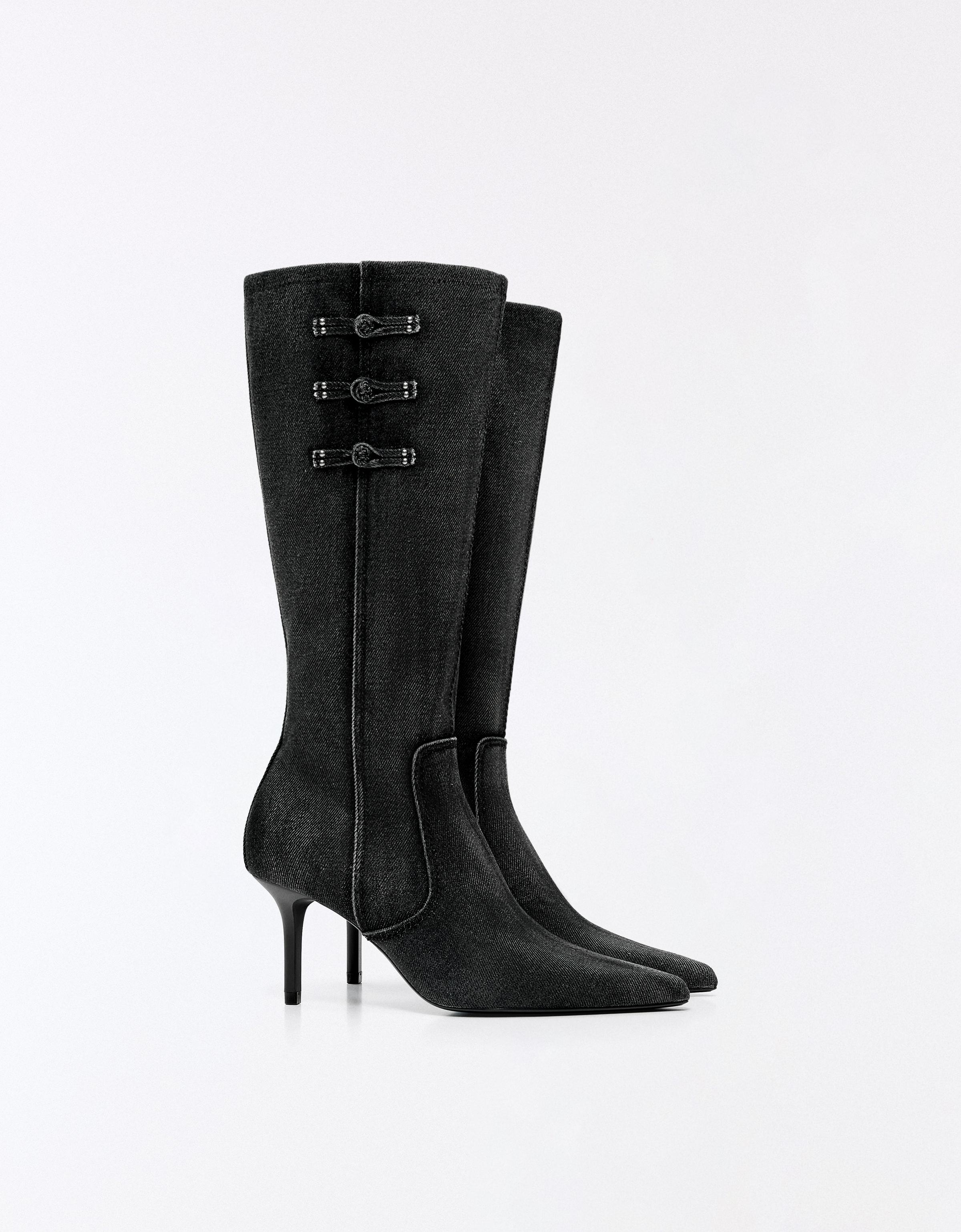 Bota tacón denim alamares