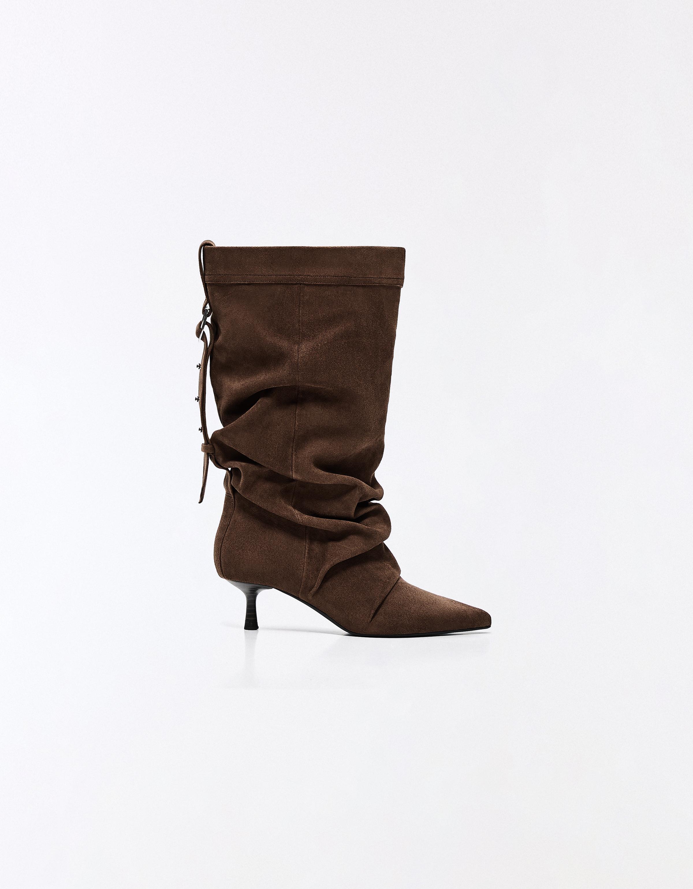 Adjustable slouchy heeled ankle boots — Brown