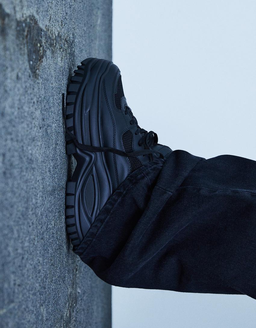 حذاء رياضي بنسيج شبكي ونعل سميك وألوان متباينة-أسود-2