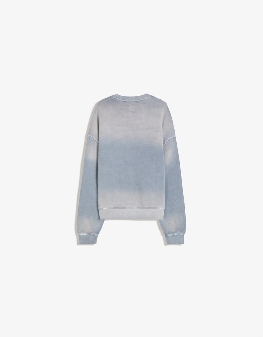 Sweatshirt oversize efeito lavado-Azul claro-5