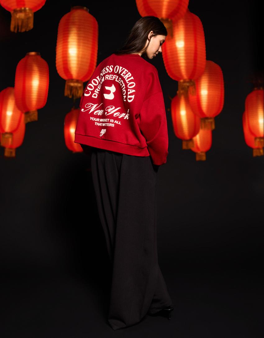 Sweatshirt mit Print-Rot-1