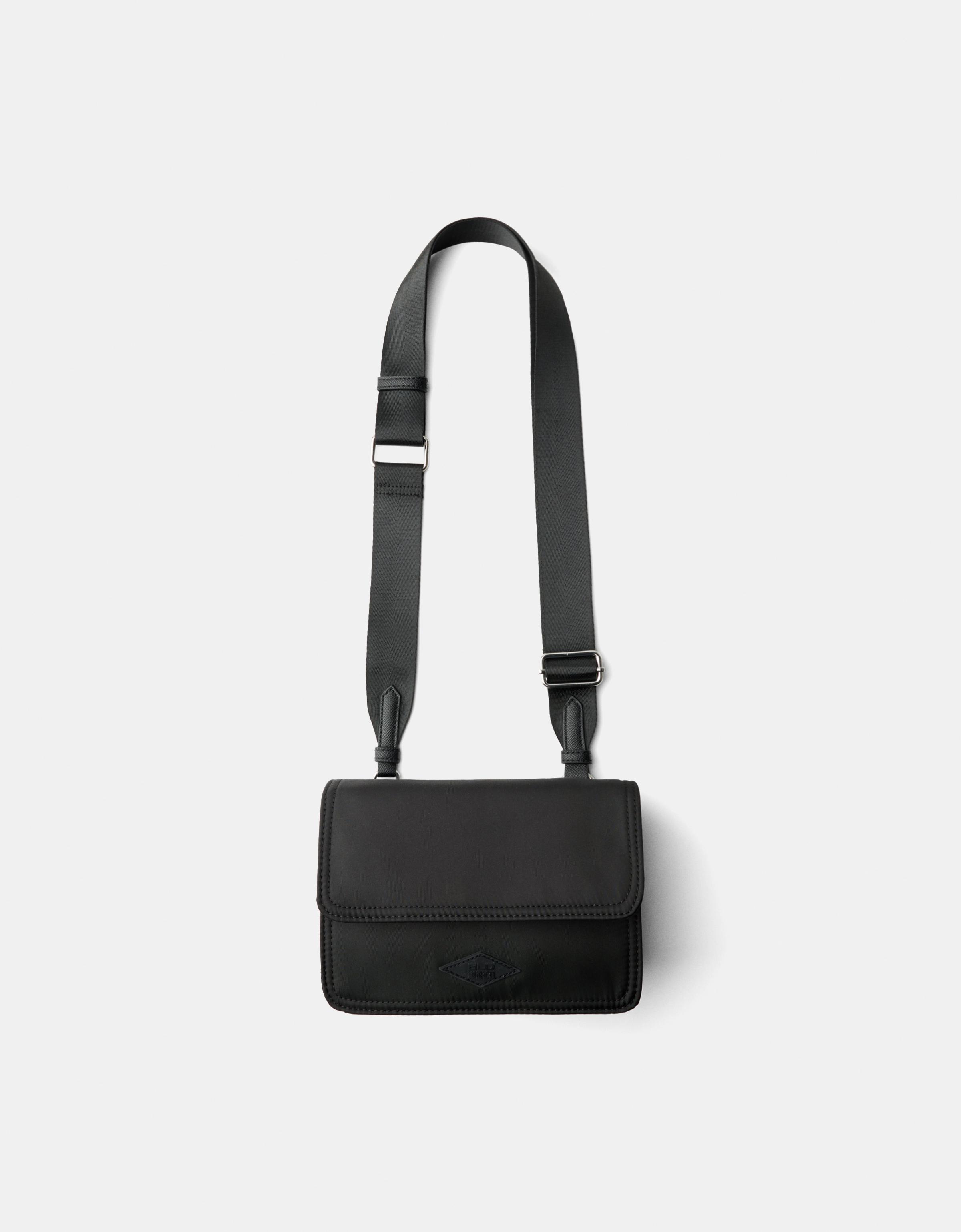 Bolso crossbody con solapa Accesorios Hombre Bershka