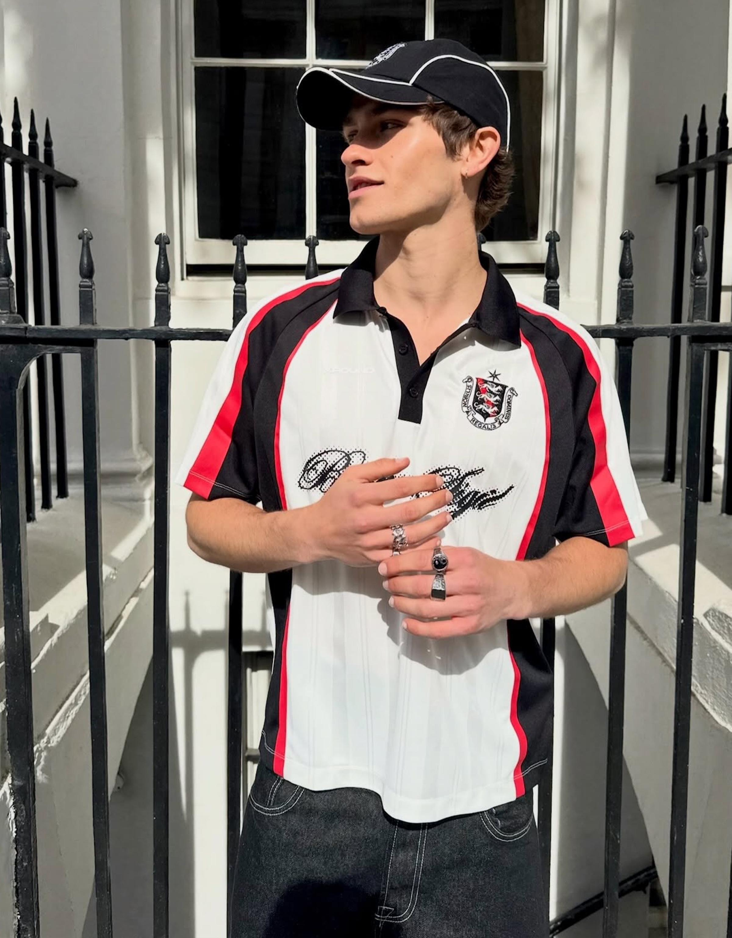 Embroidered cap — Black