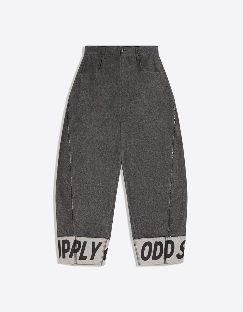 Barrel broek met print aan de onderkant-Donkergrijs