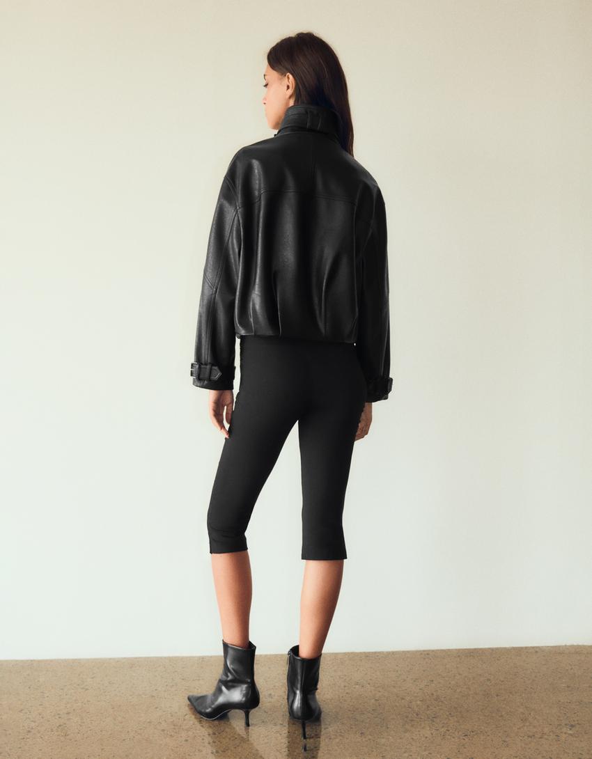 Capri trousers with hem vents-Black