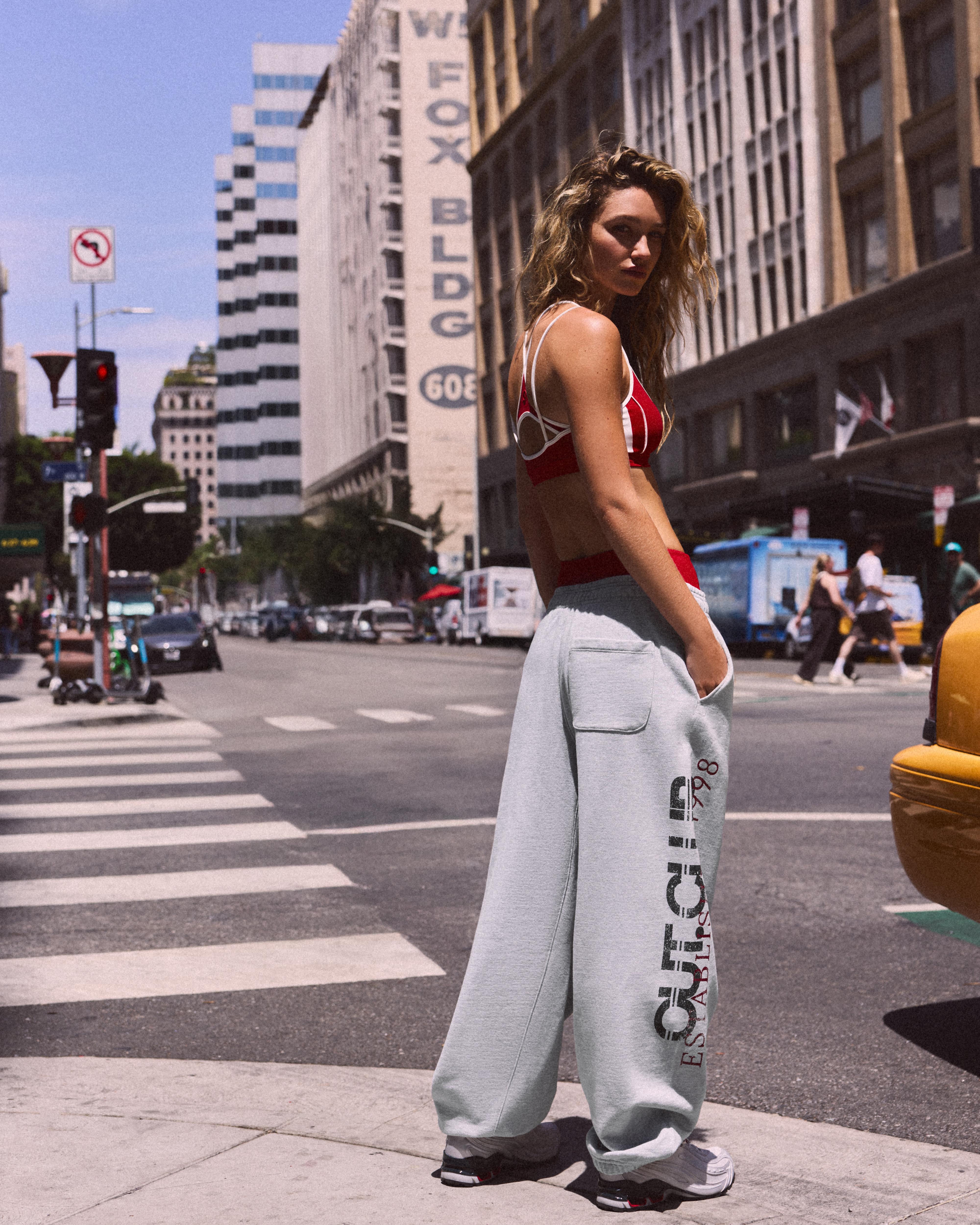Graphic plush joggers — Mixed gray